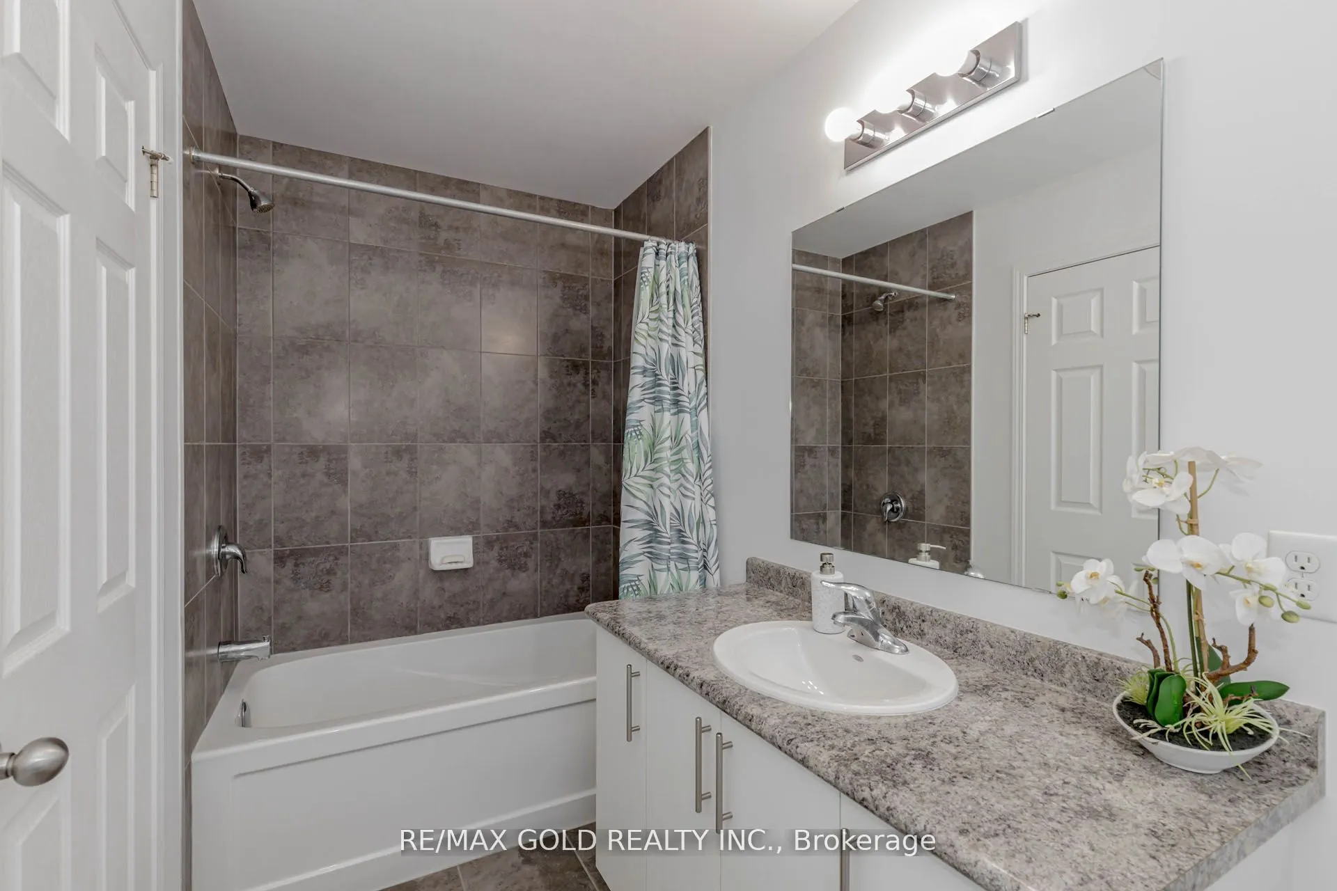 208 Woodmeadow Court