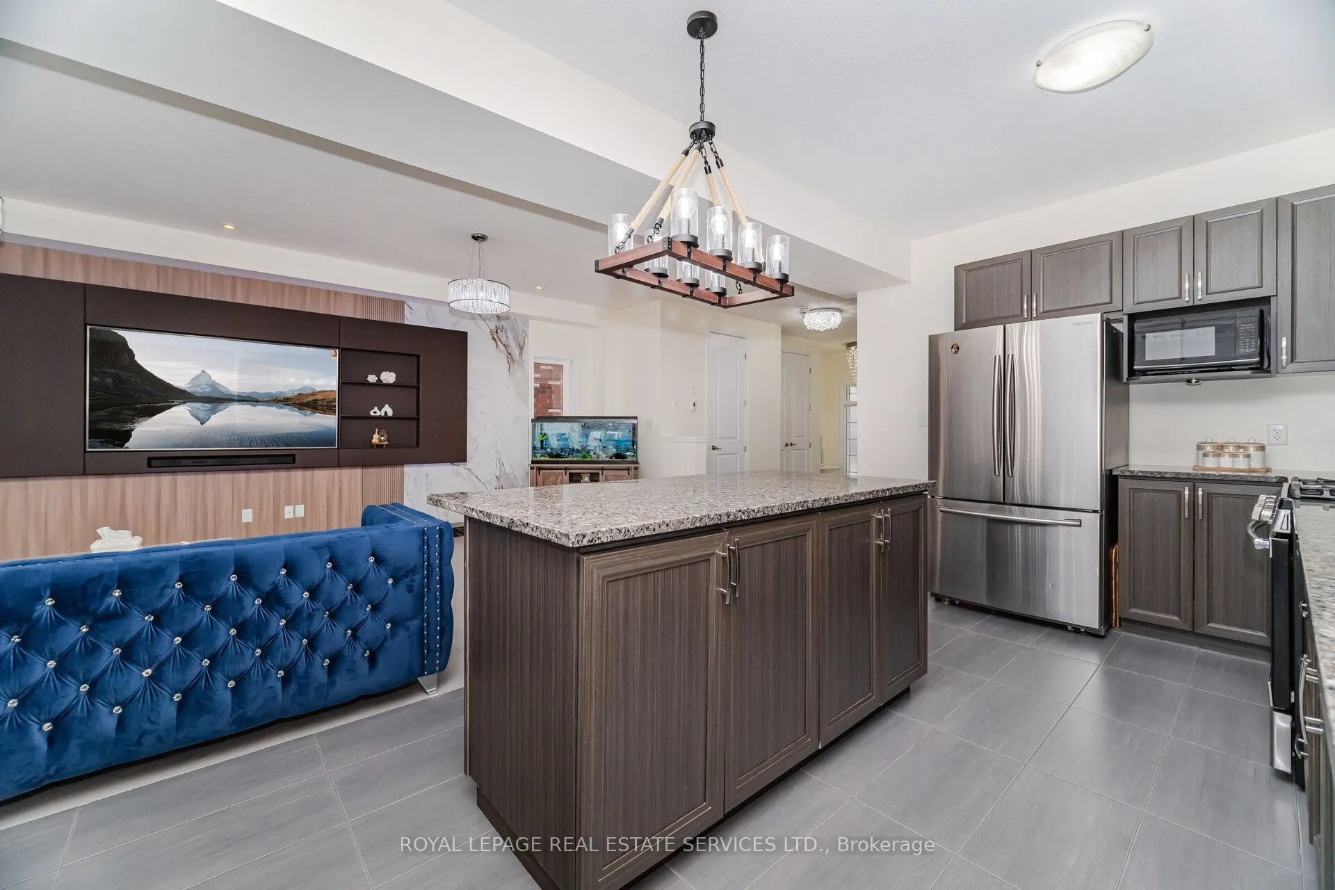 80 Sparrow Avenue