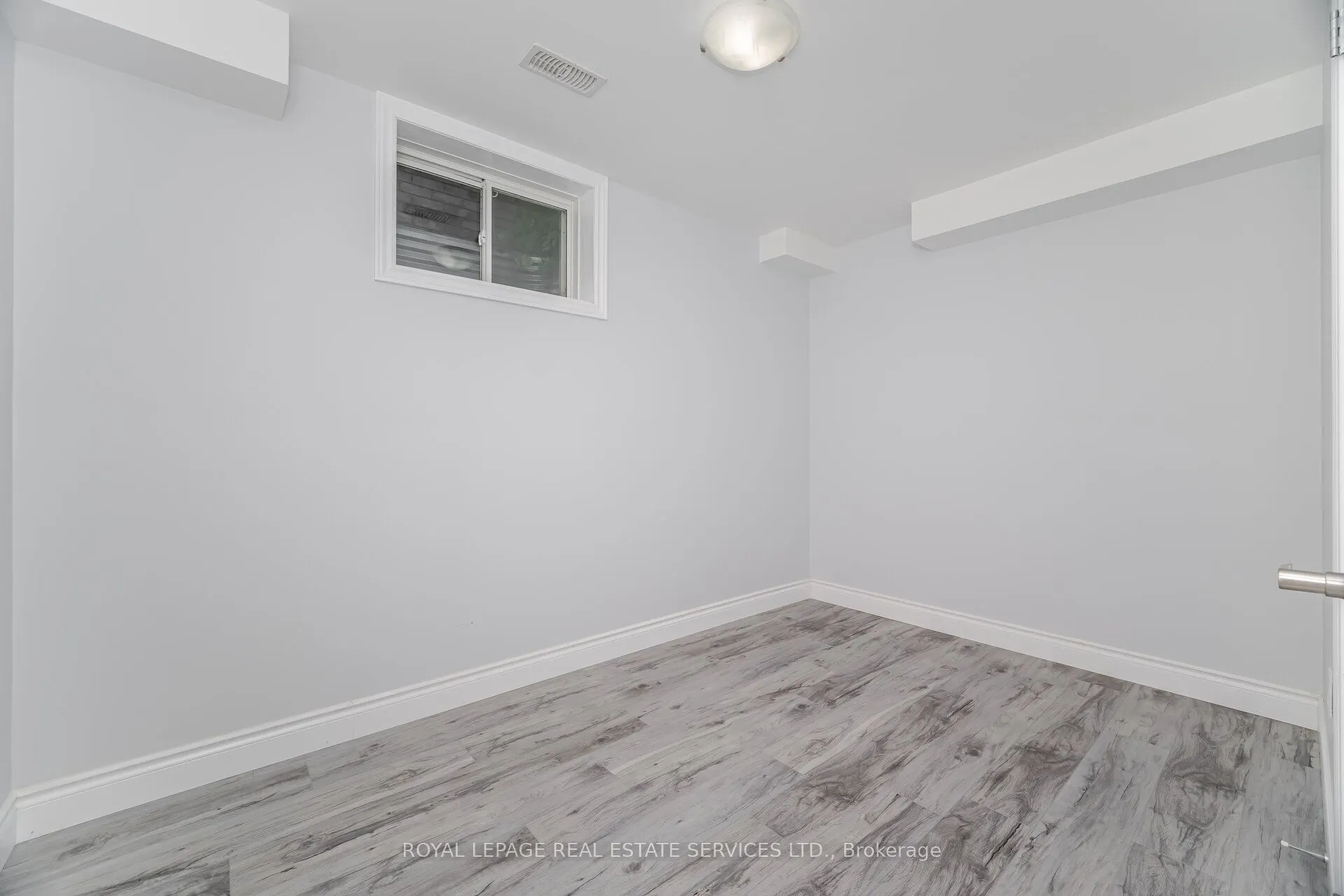 80 Sparrow Avenue