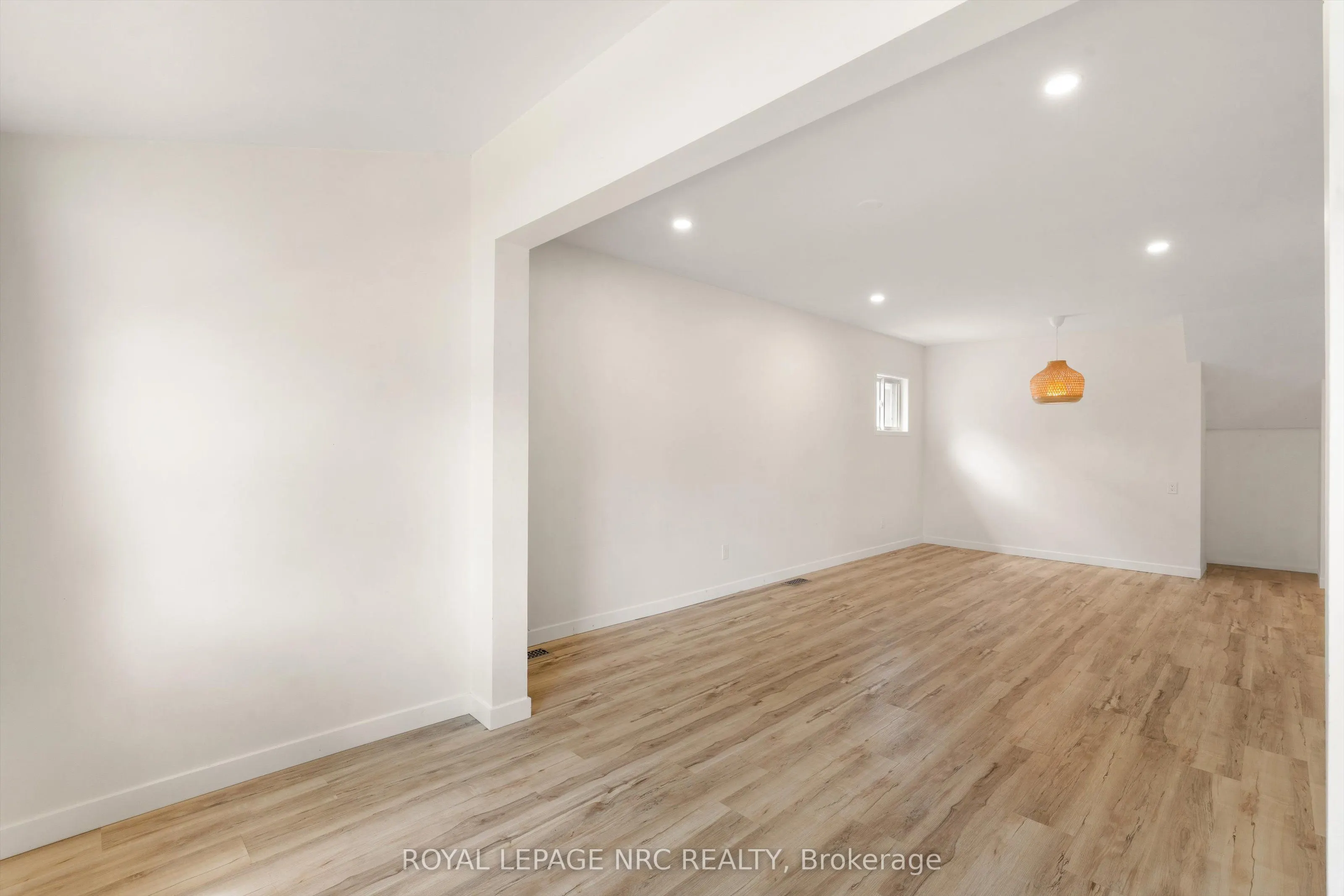 27 Maplecrest Avenue