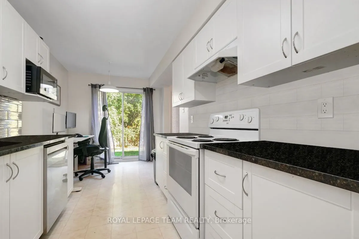 122 Thornbury Crescent