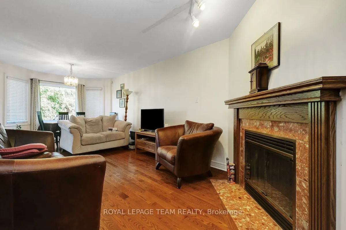 122 Thornbury Crescent