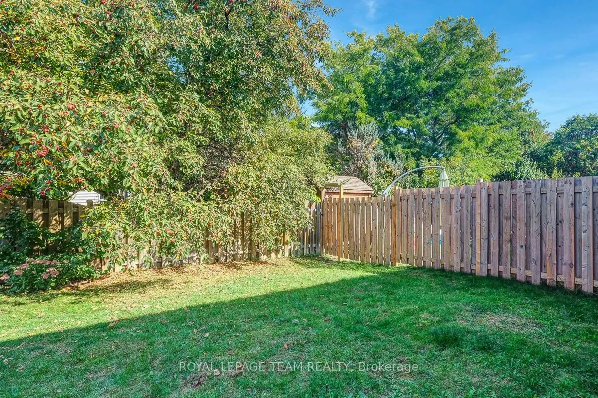 122 Thornbury Crescent