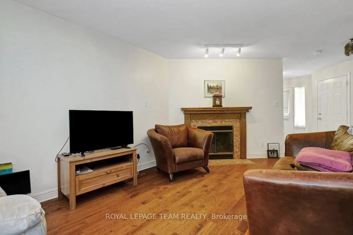 122 Thornbury Crescent