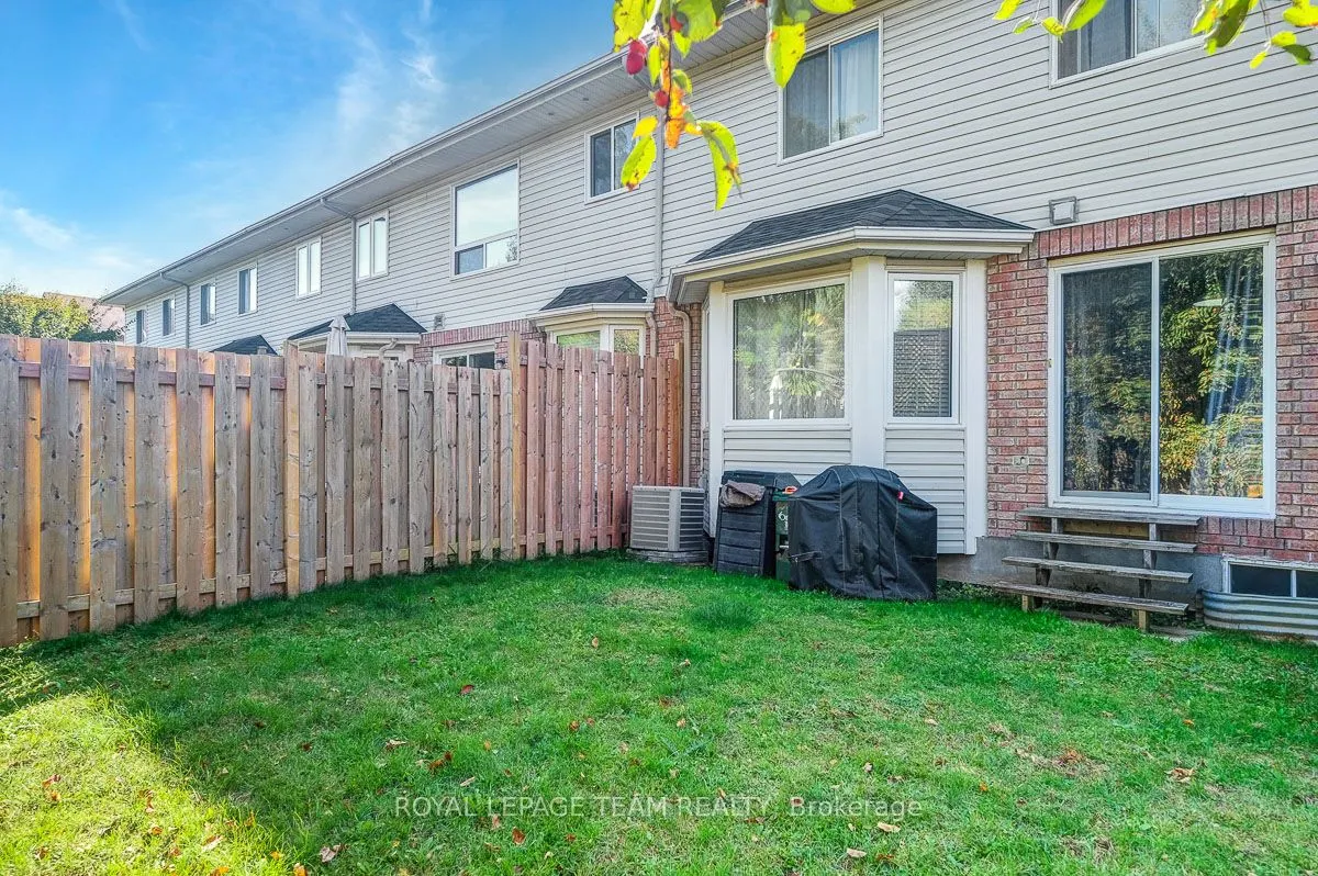 122 Thornbury Crescent