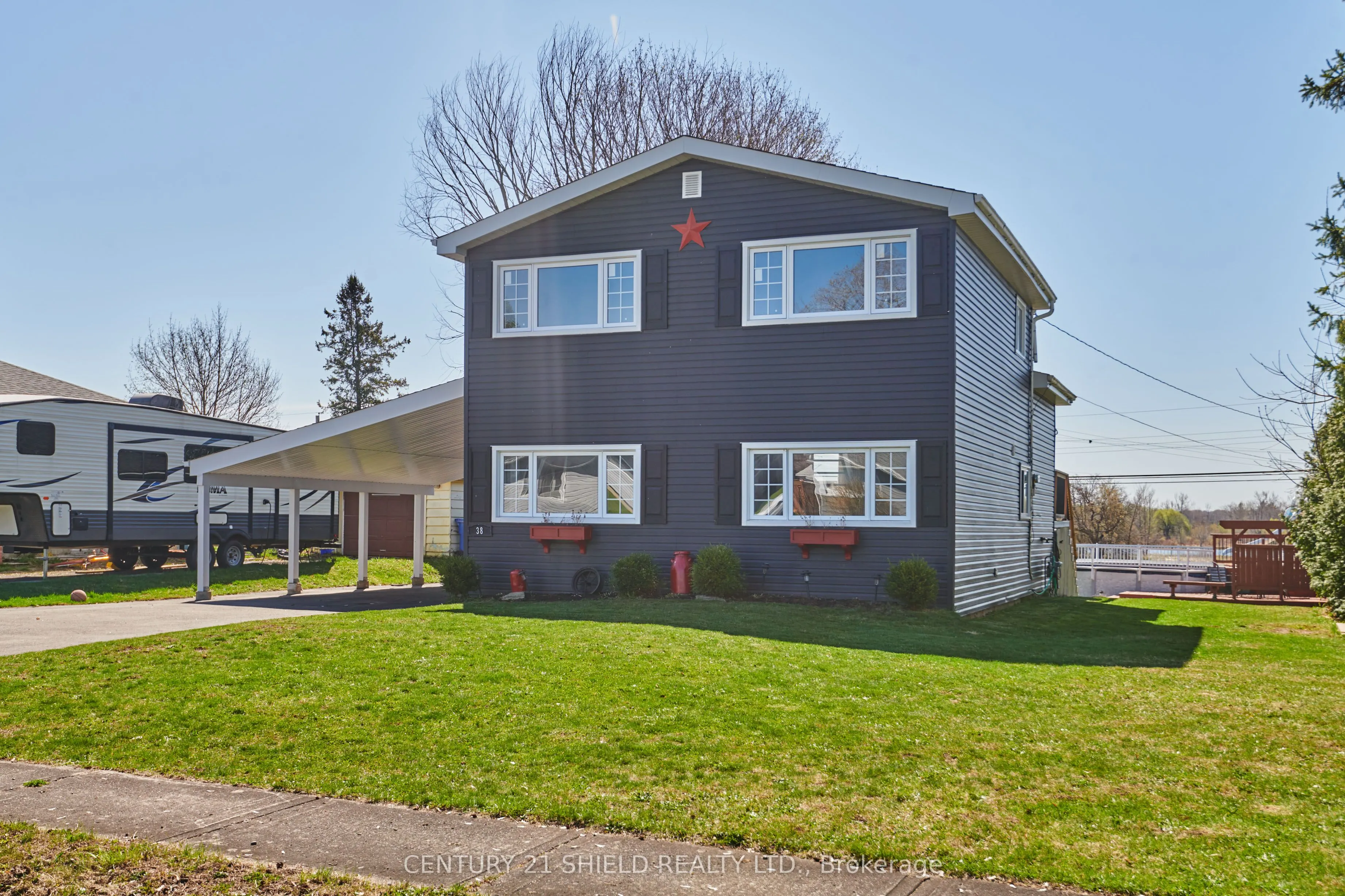 38 St Lawrence Street