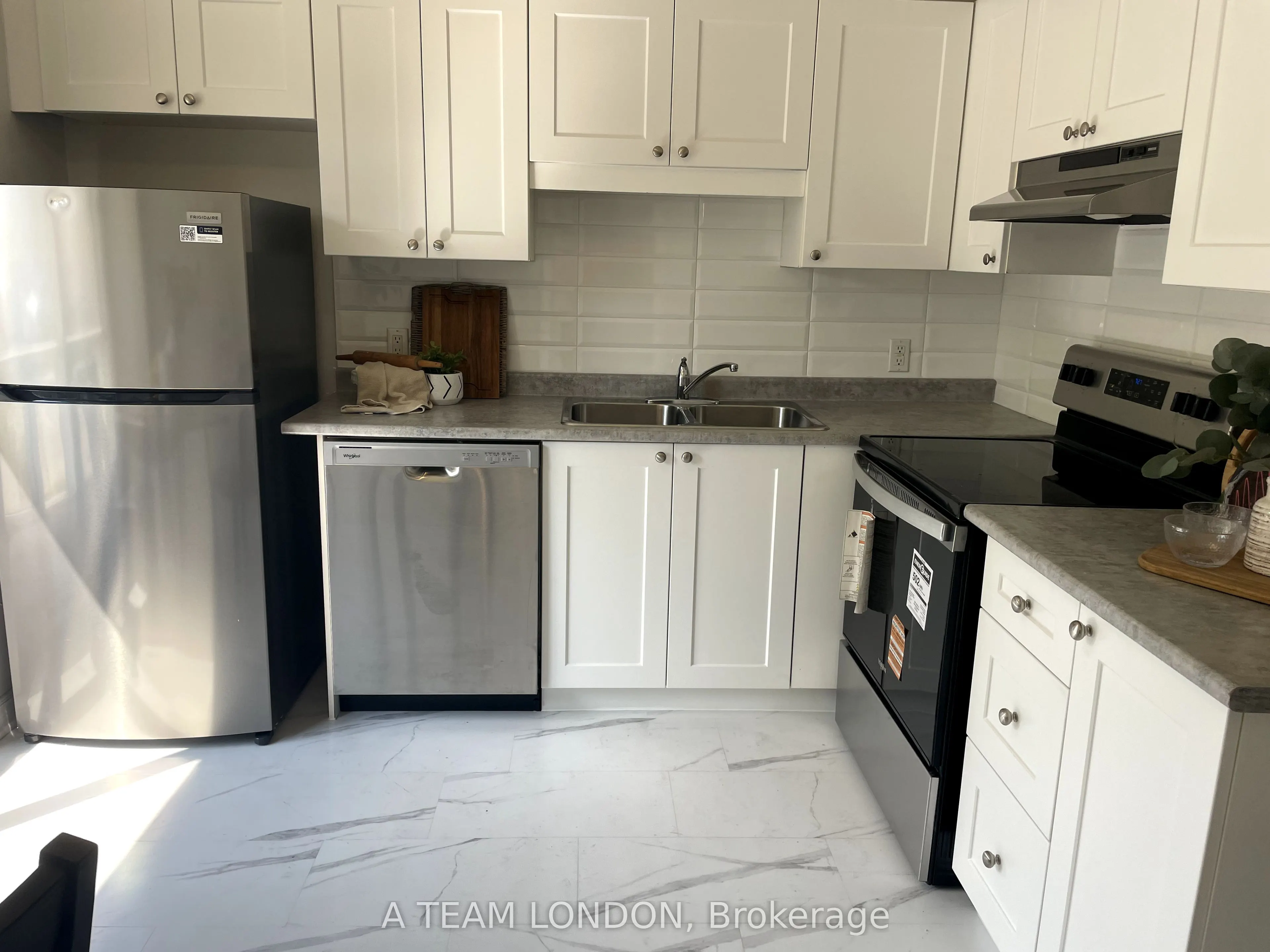 355 Sandringham Crescent, #44