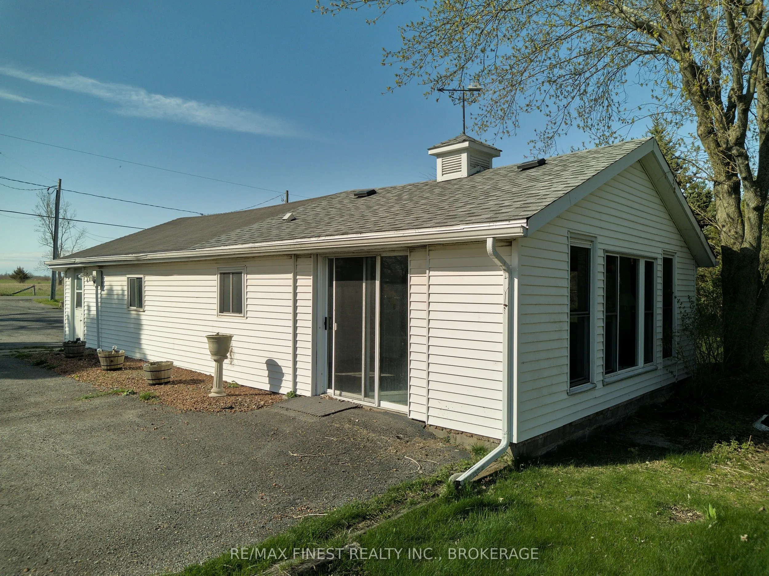 9820 Front Road