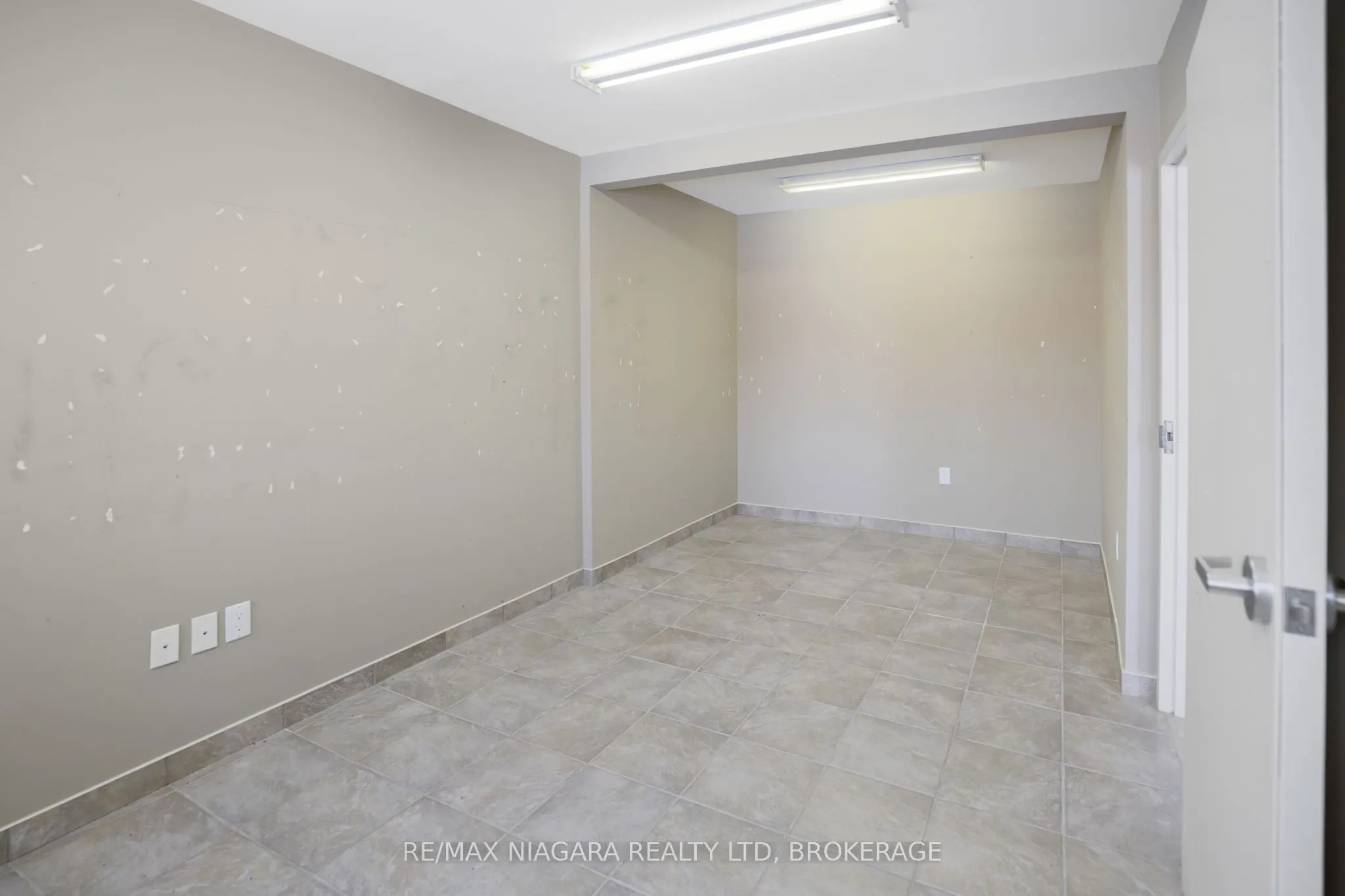 4807 KENT Avenue, #102