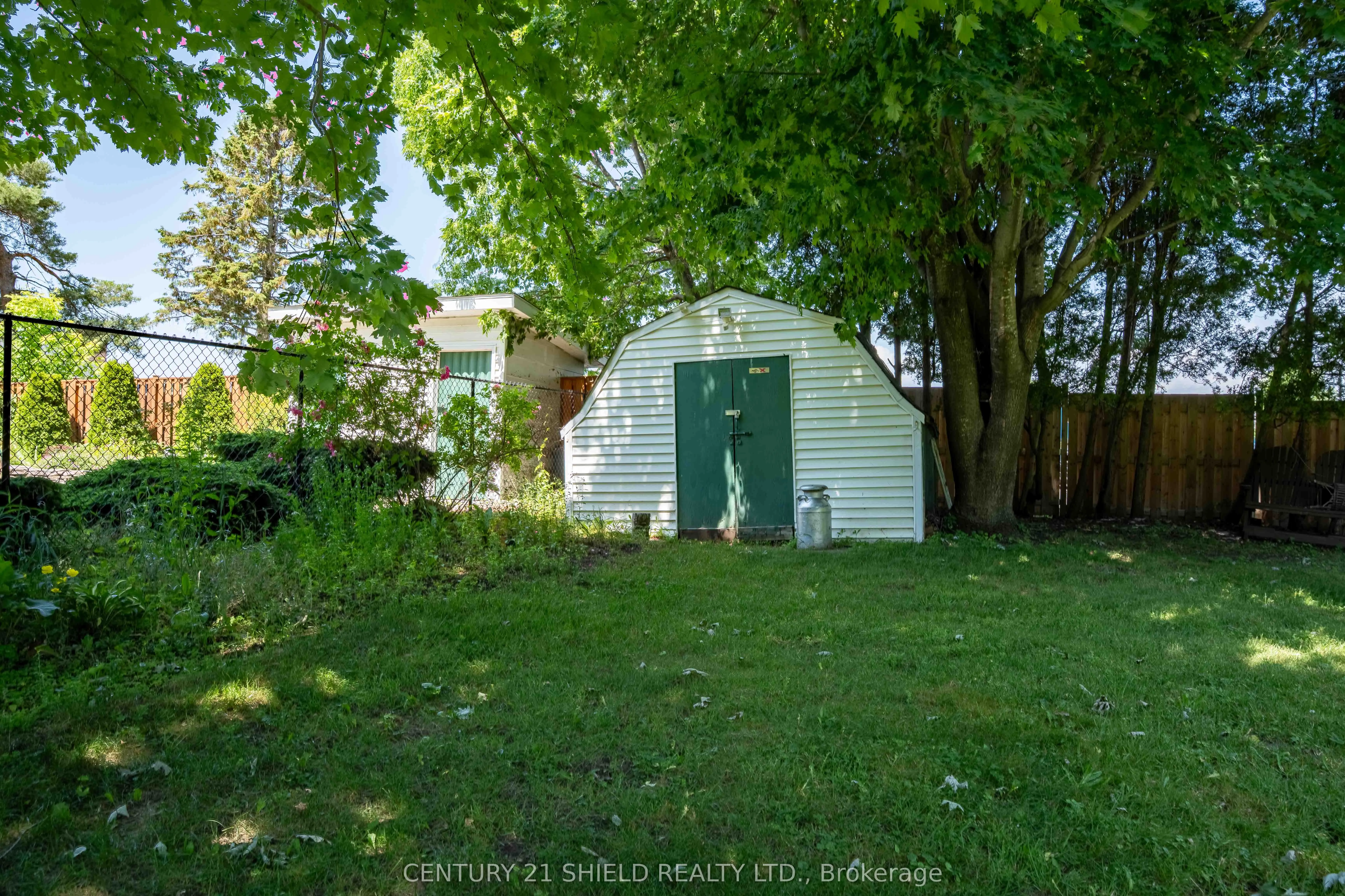 315 Eleventh Street E
