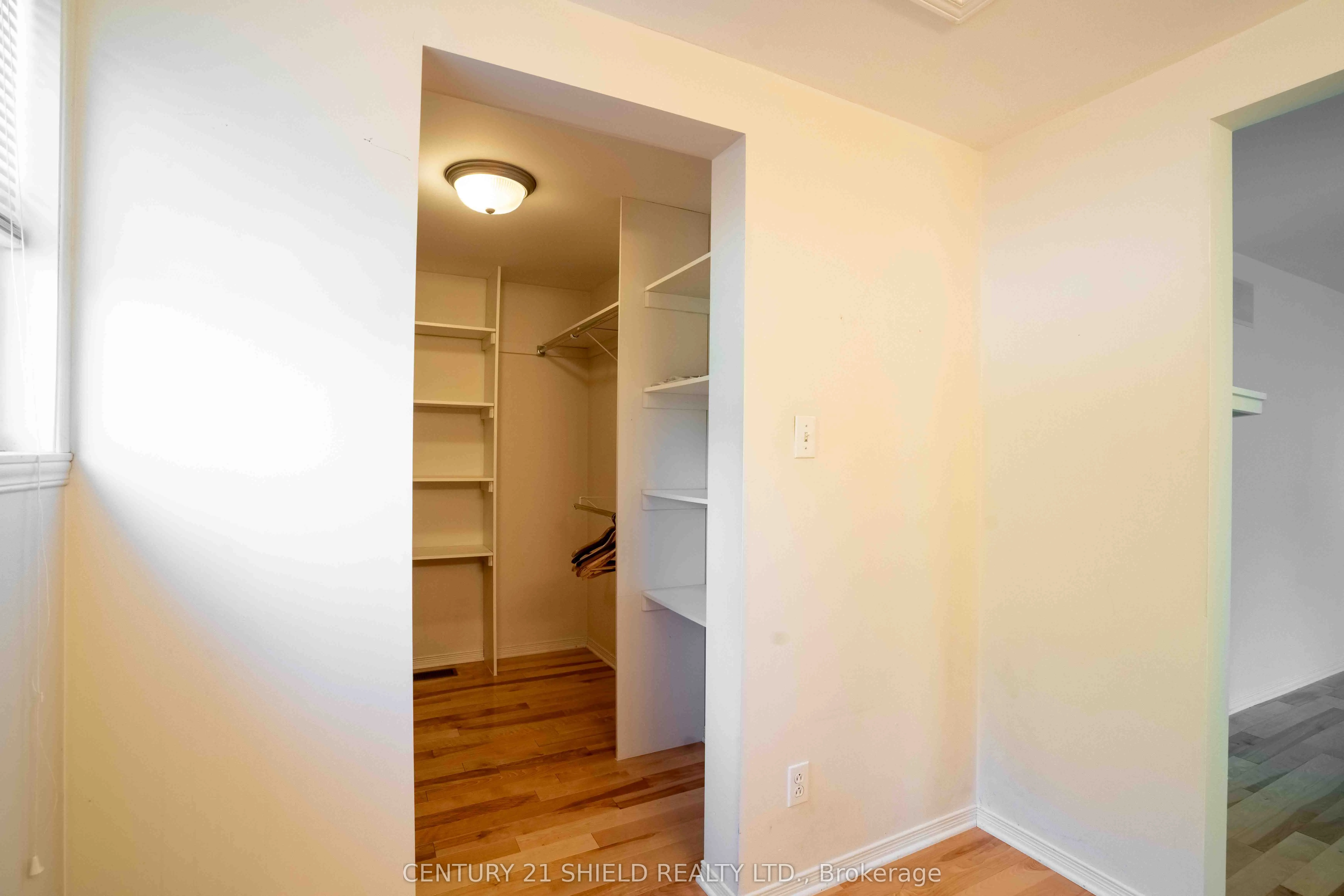 315 Eleventh Street E