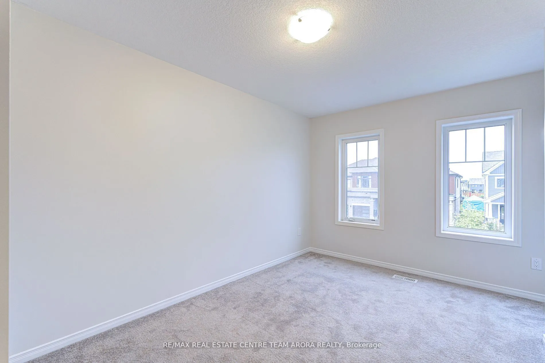 79 Oaktree Drive