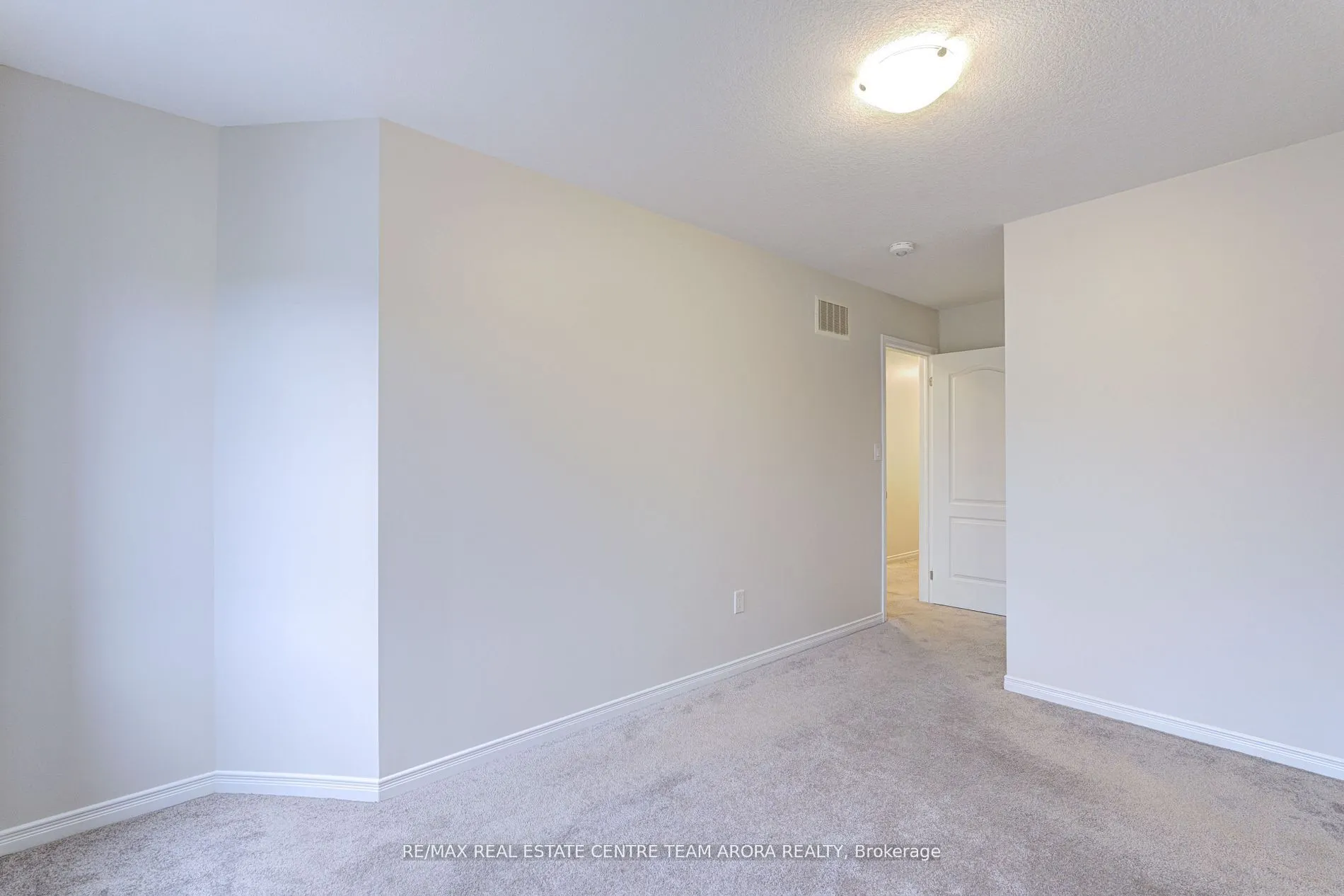 79 Oaktree Drive