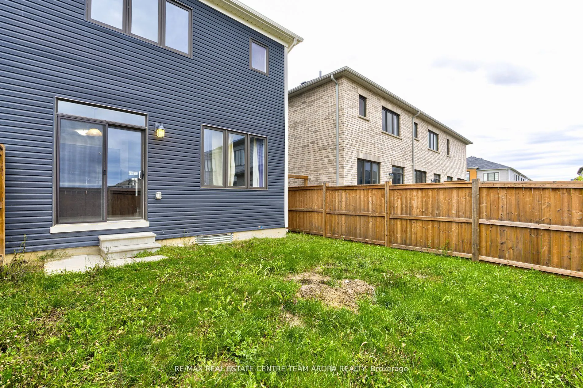 79 Oaktree Drive