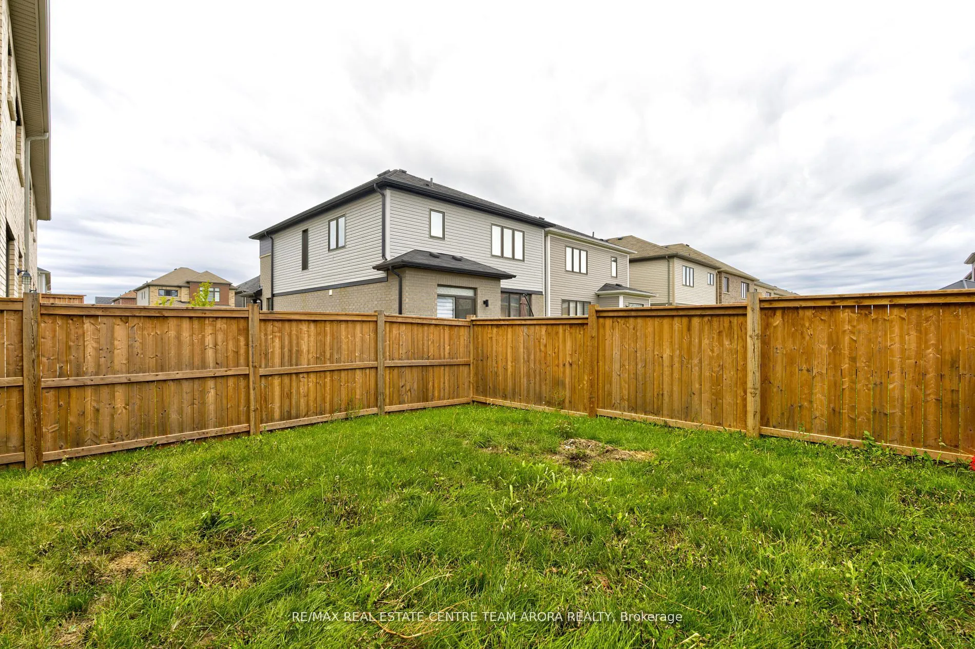 79 Oaktree Drive
