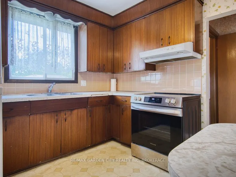 230 Lakeshore Road