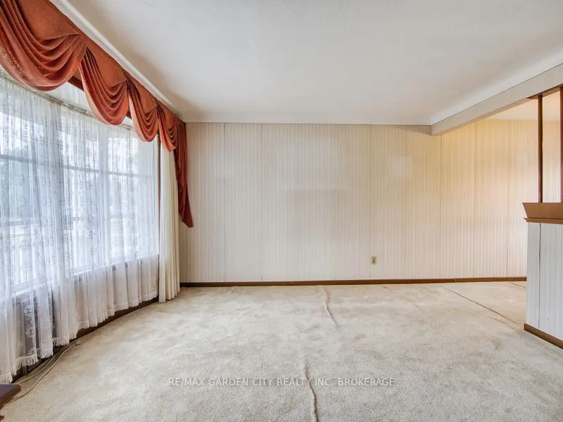 230 Lakeshore Road