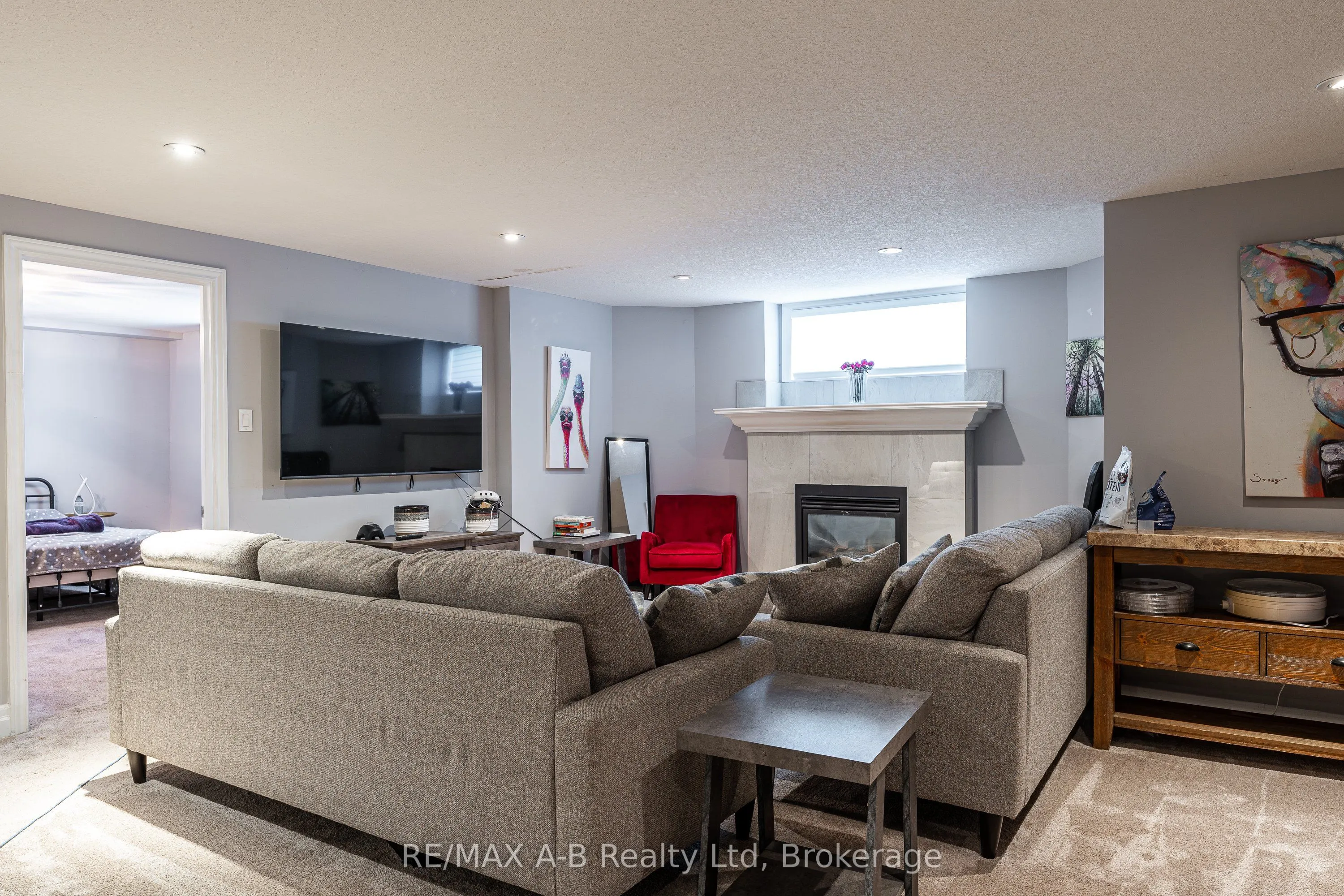 77 Millson Crescent