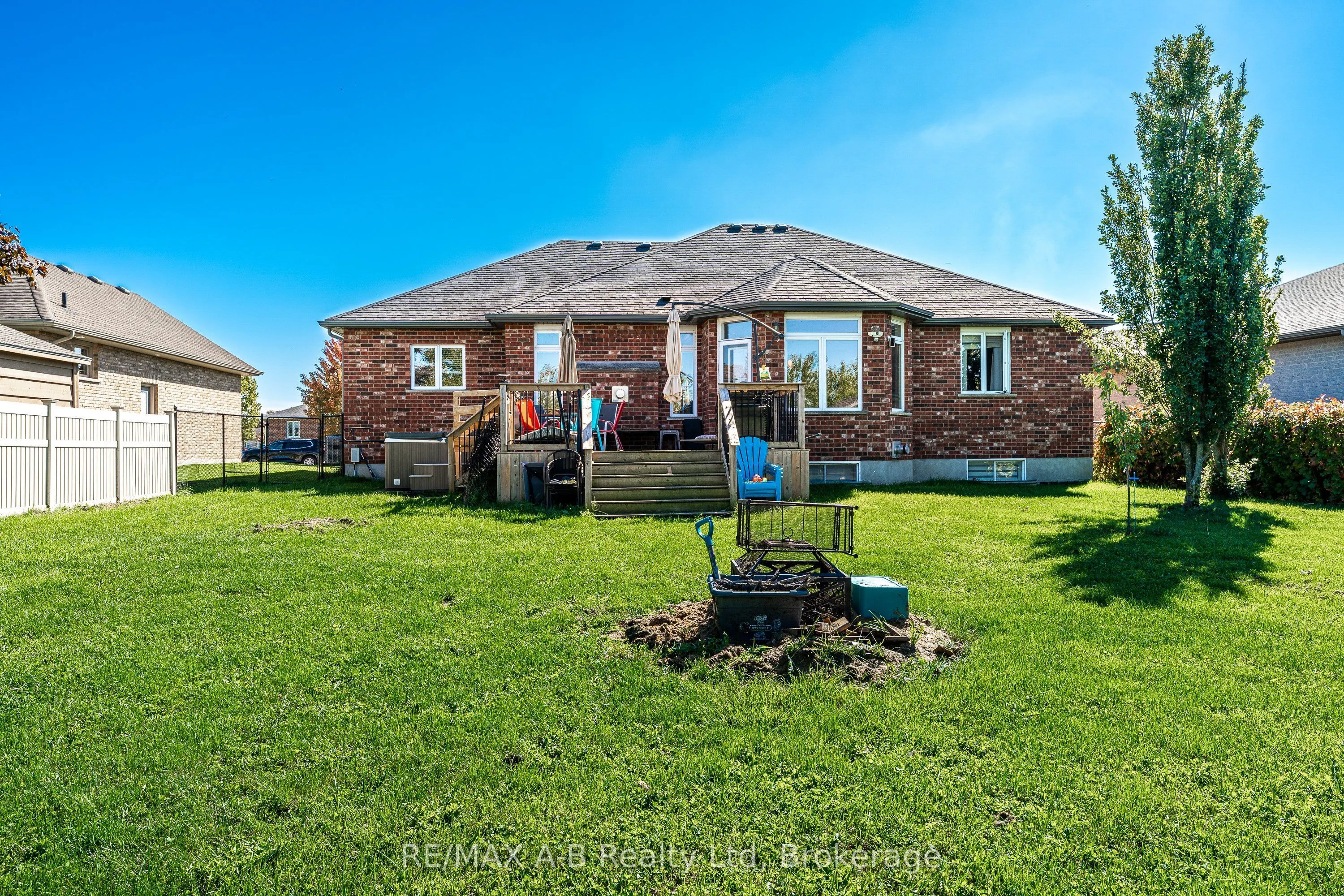 77 Millson Crescent