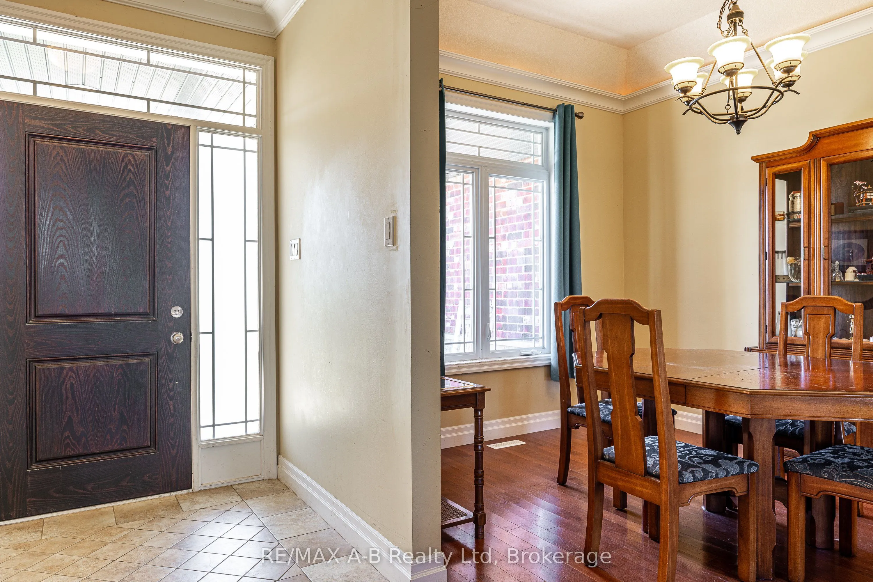 77 Millson Crescent