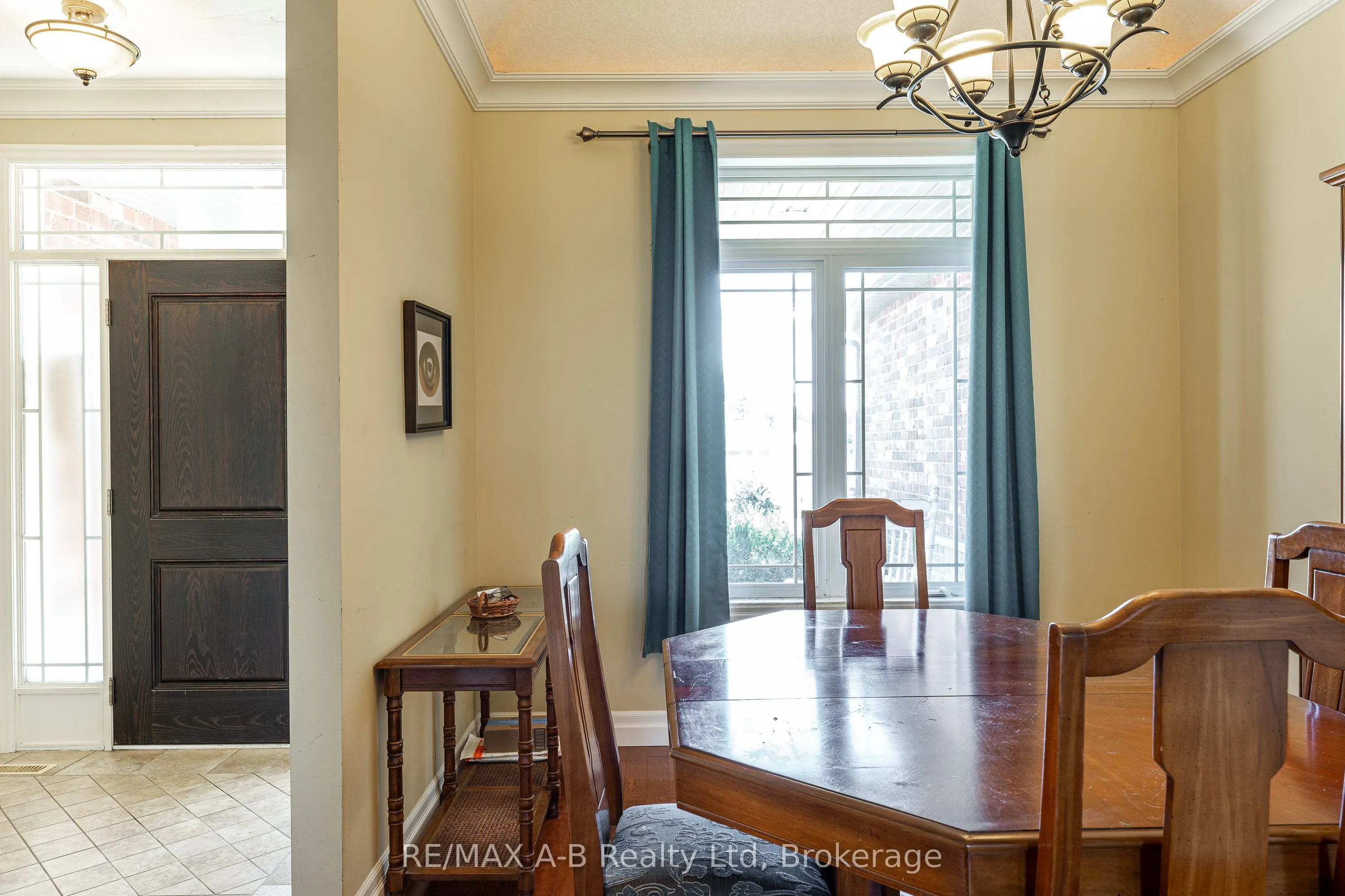 77 Millson Crescent