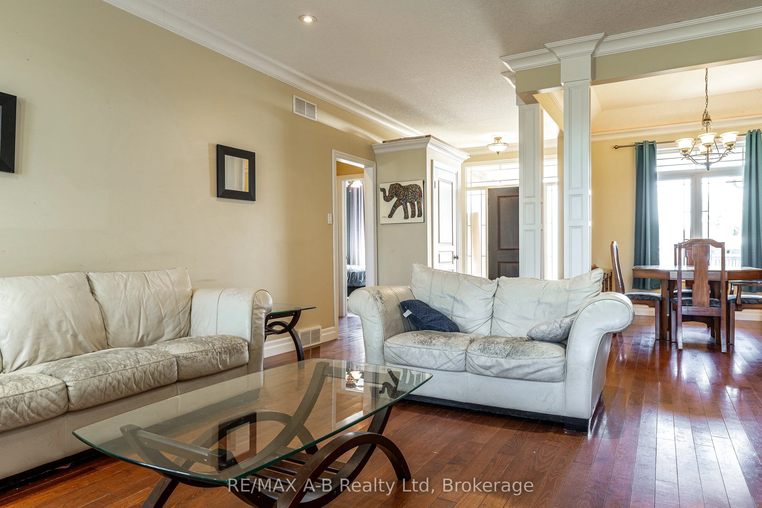 77 Millson Crescent