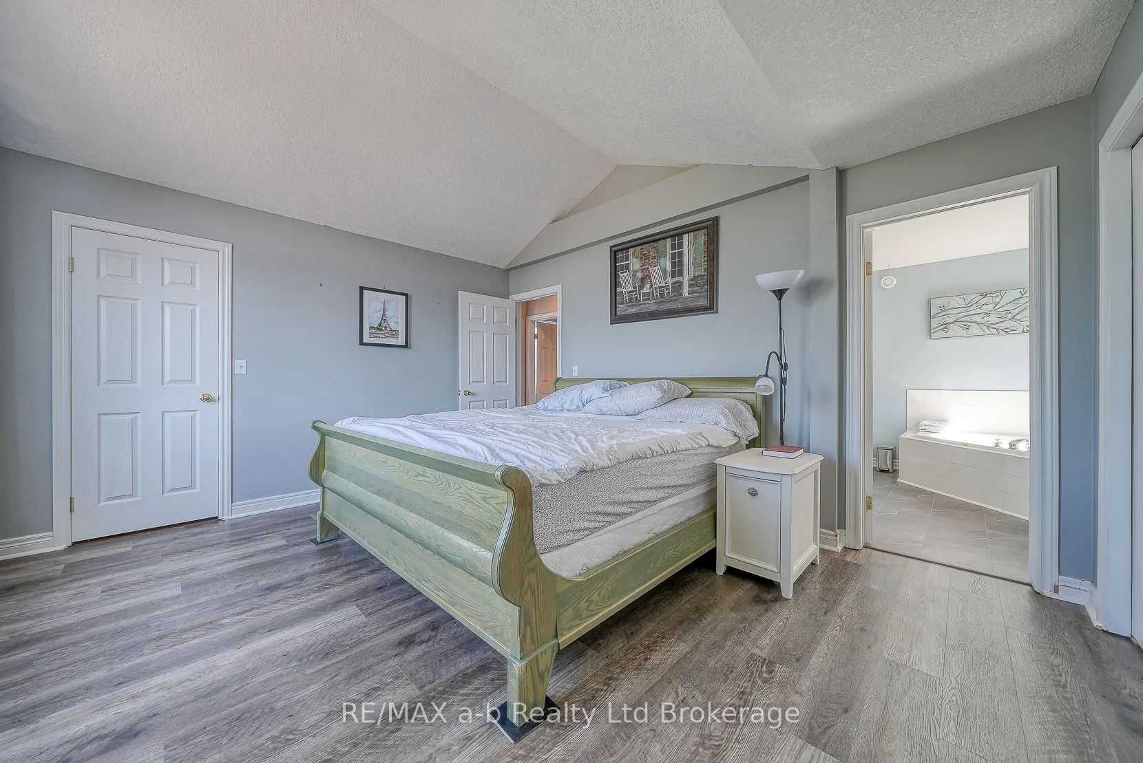 694 Southwood Way