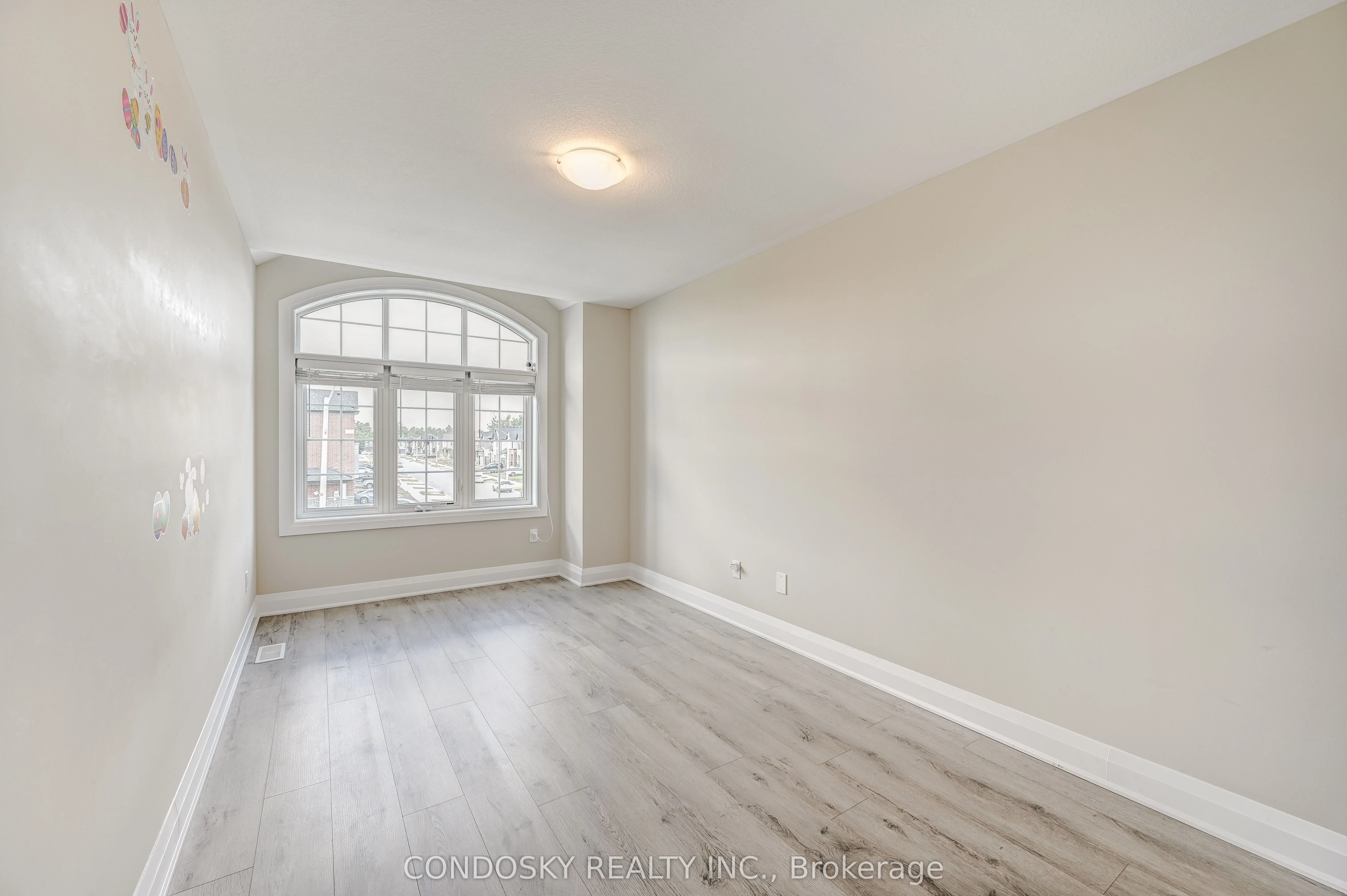 715 Thomas Slee Drive