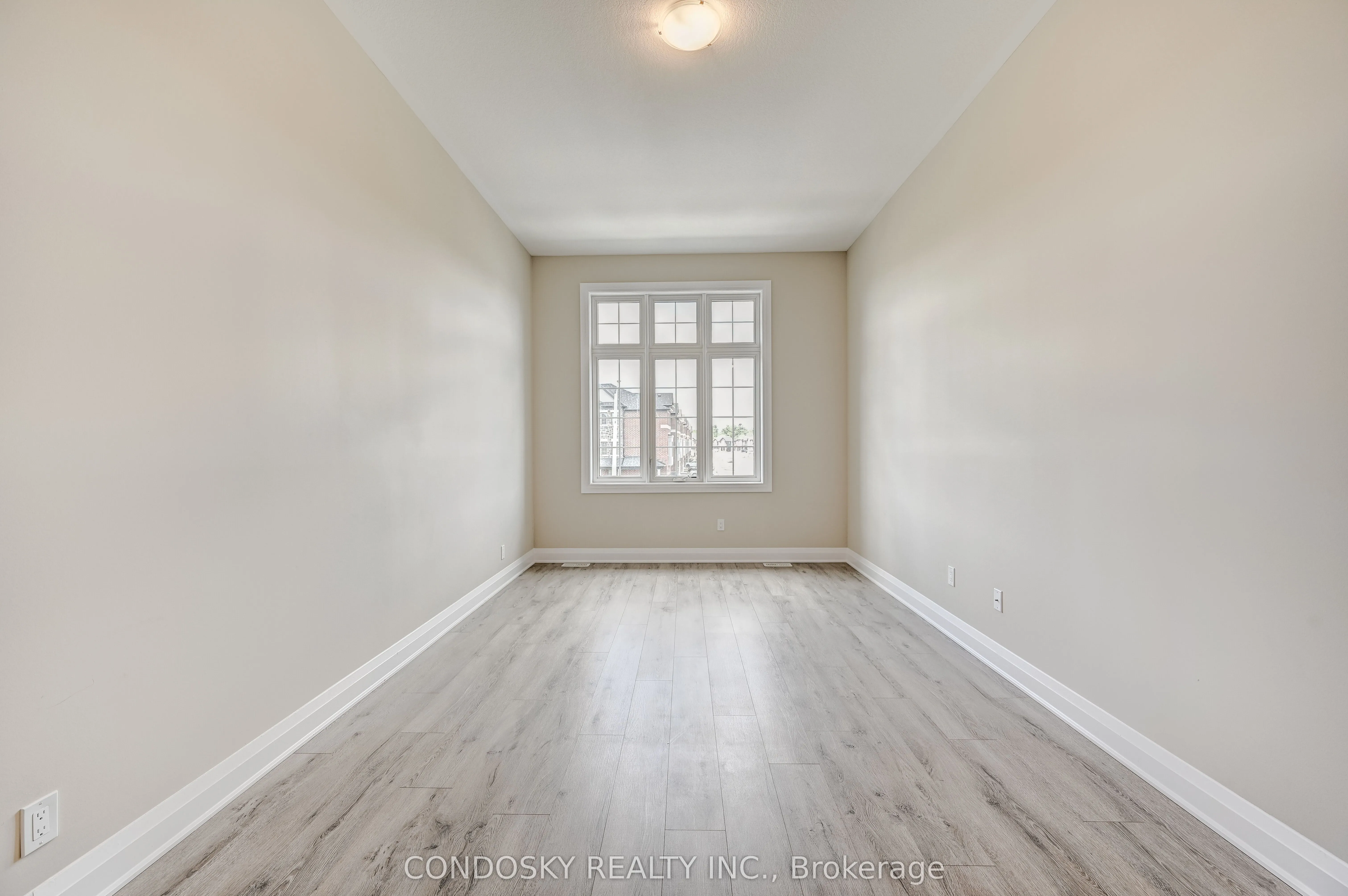 715 Thomas Slee Drive