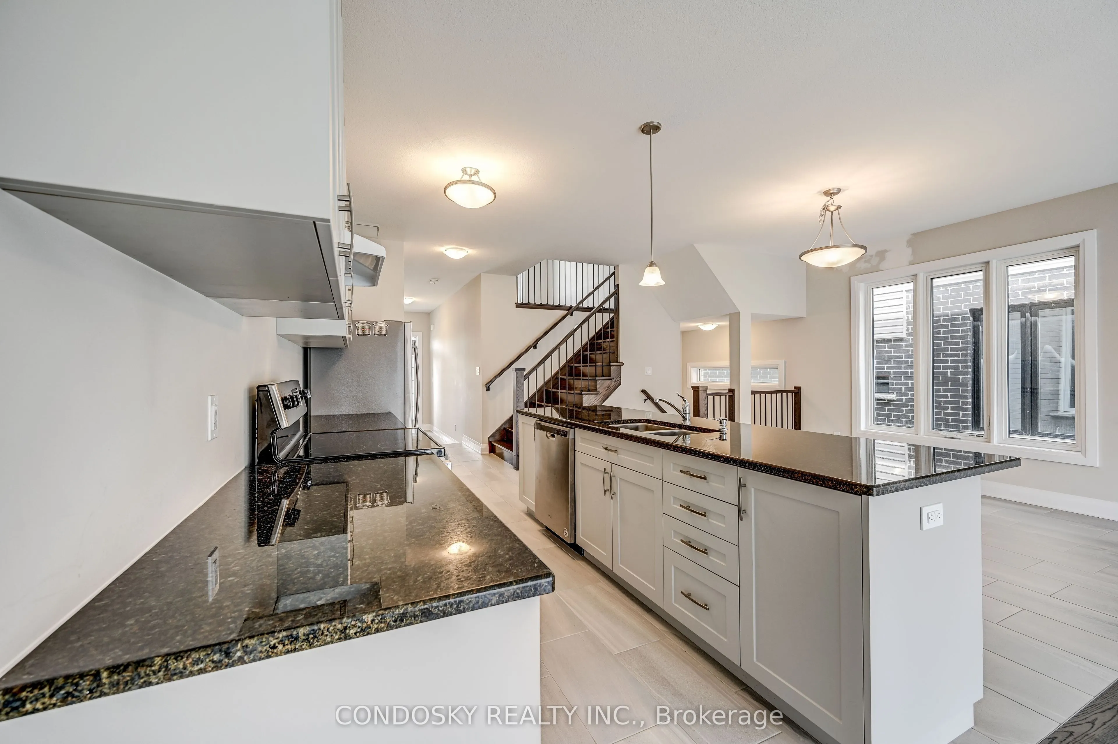 715 Thomas Slee Drive