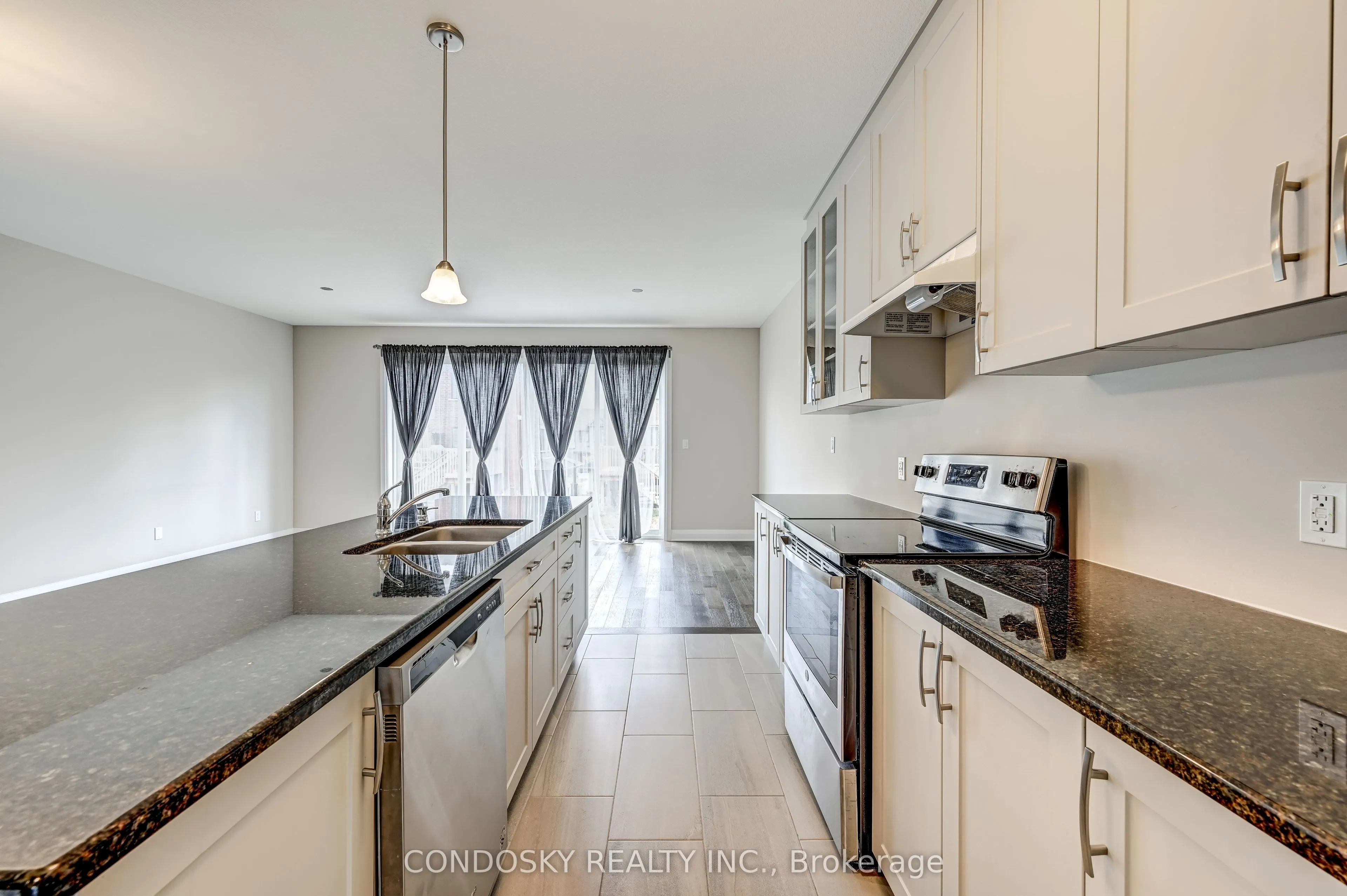 715 Thomas Slee Drive