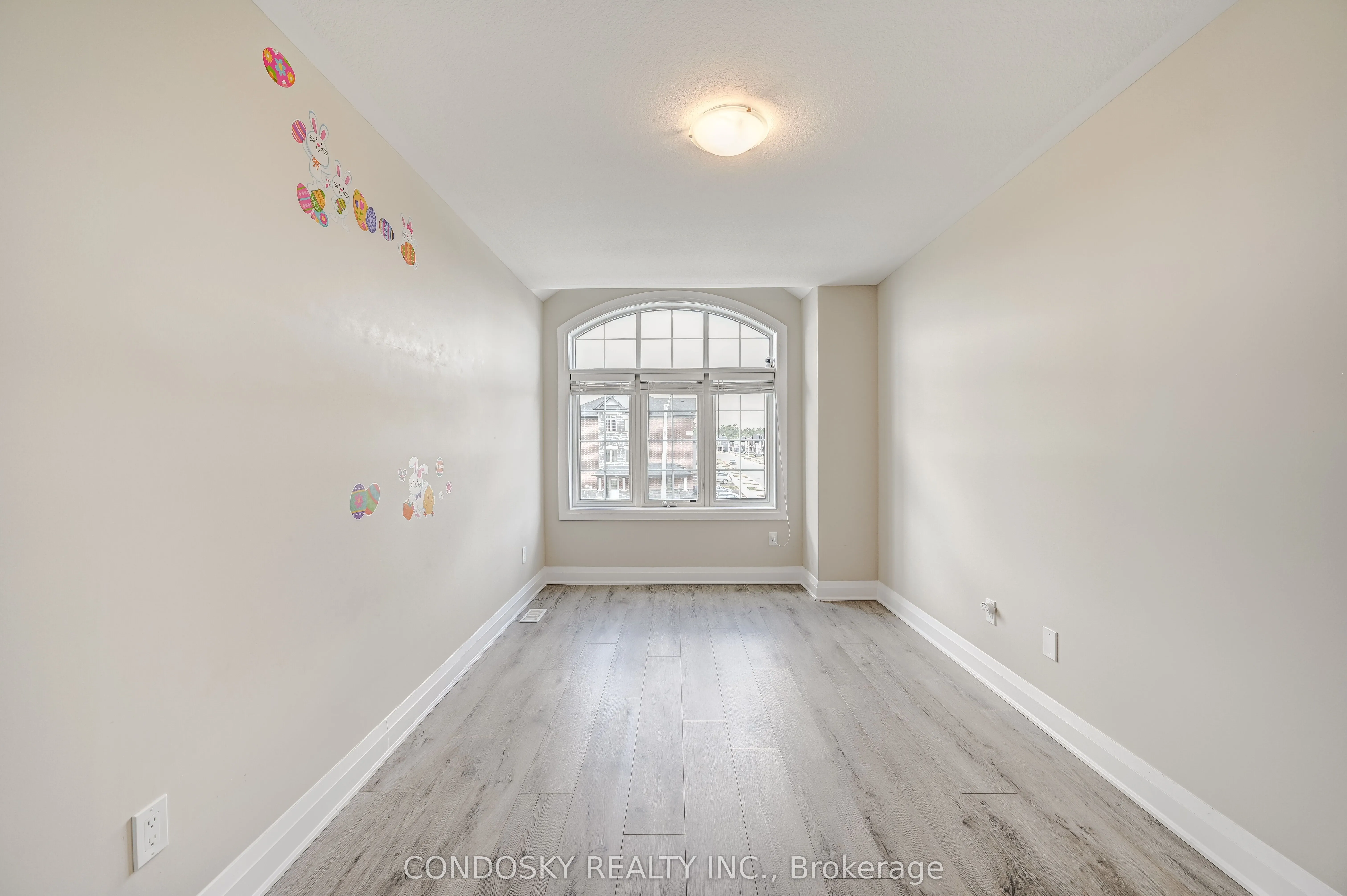 715 Thomas Slee Drive