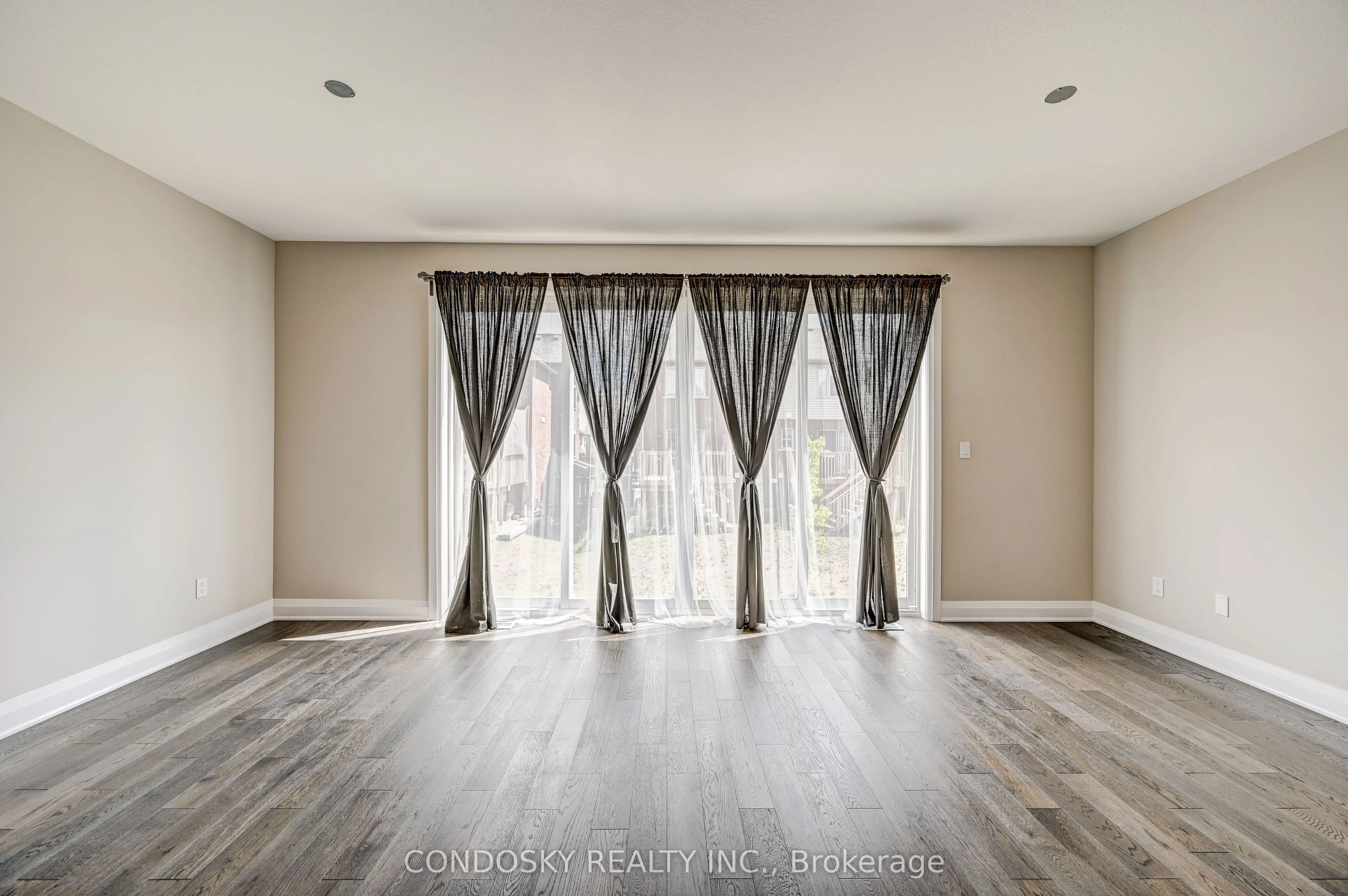 715 Thomas Slee Drive