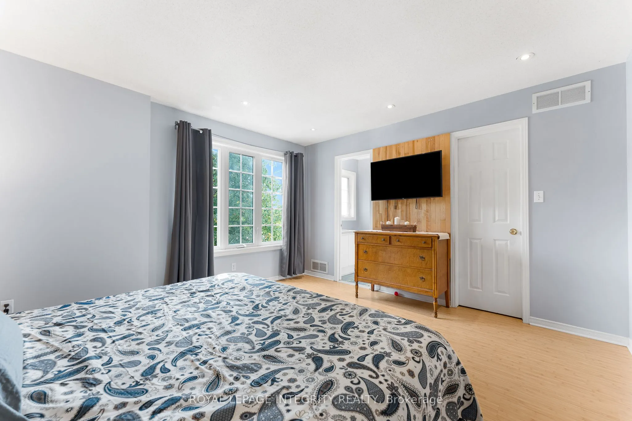 5 Banchory Crescent