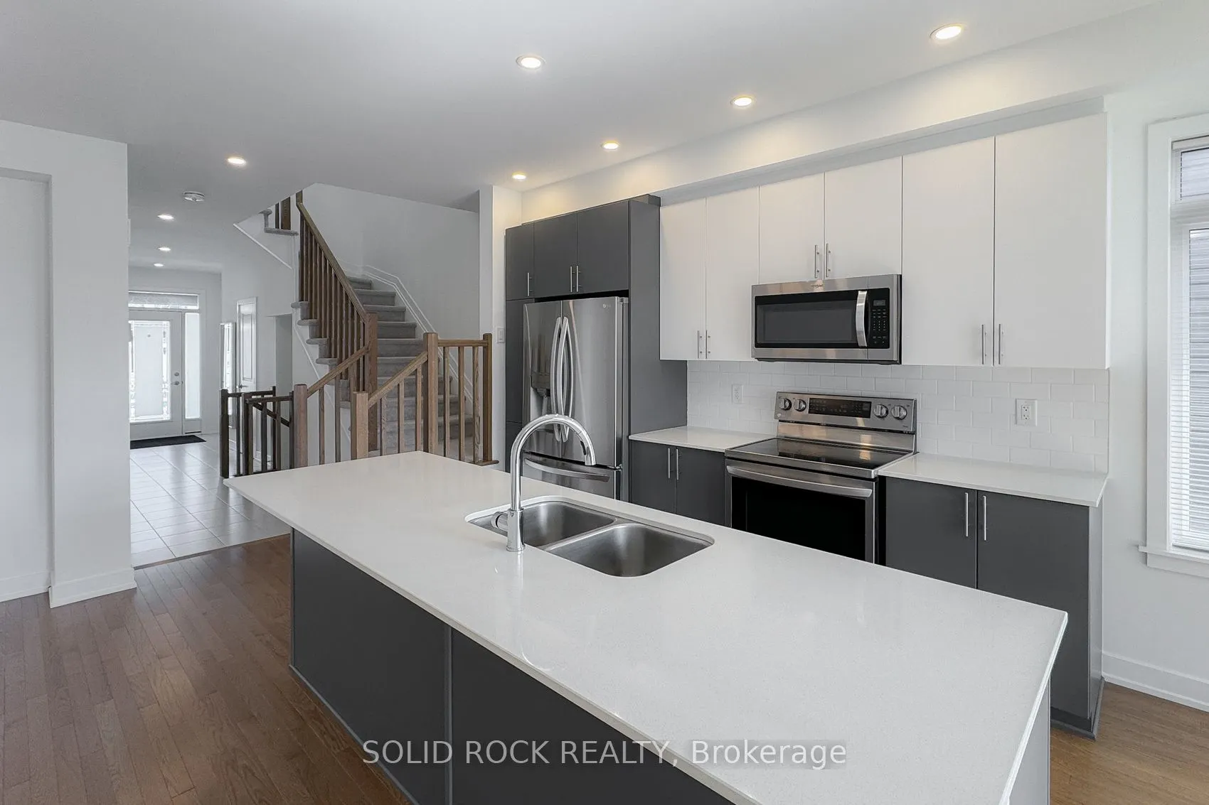 889 Solarium Avenue
