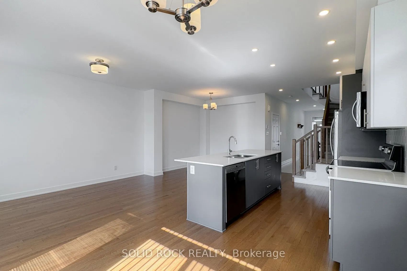 889 Solarium Avenue