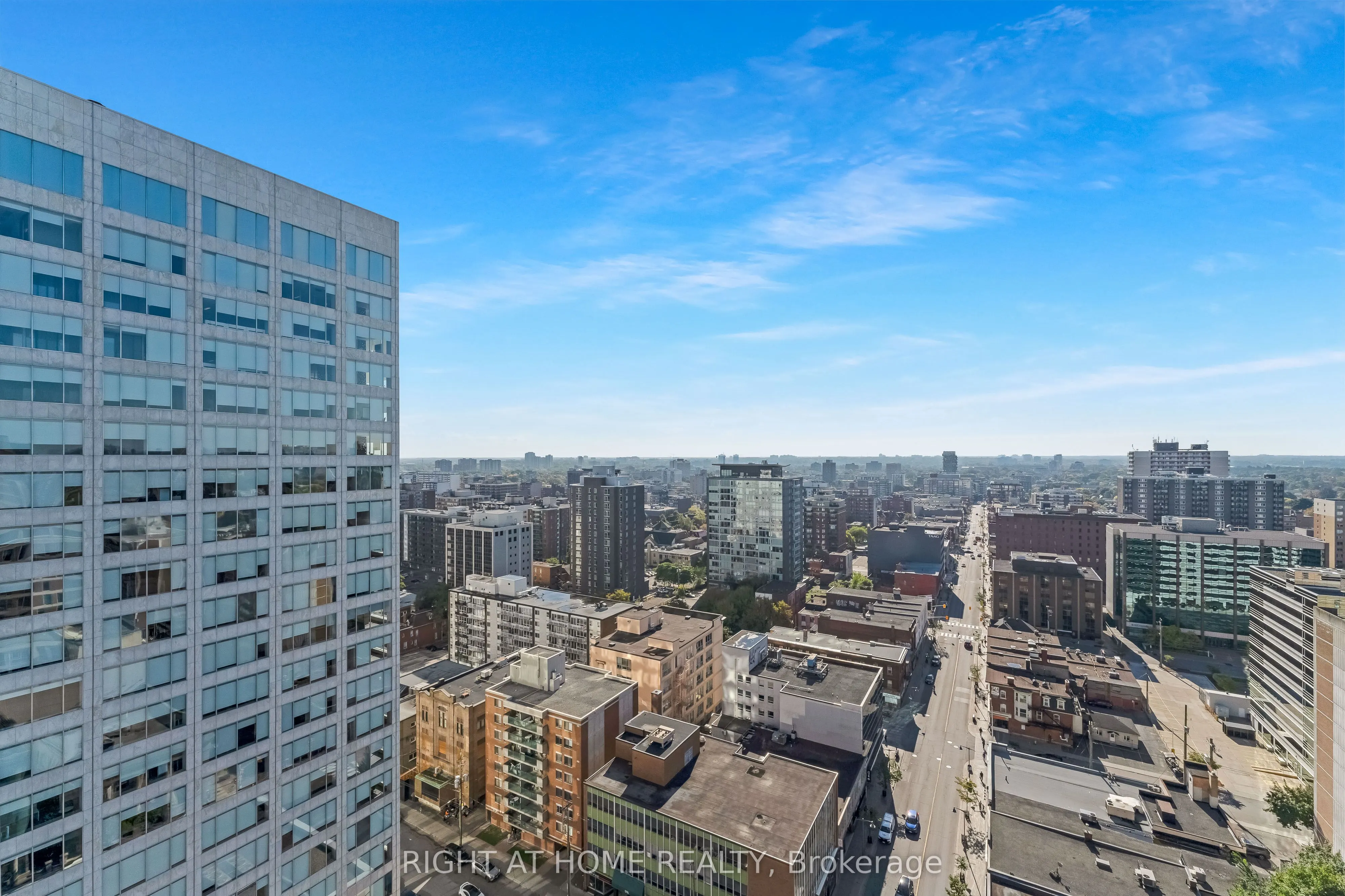 324 Laurier Avenue W, #2010