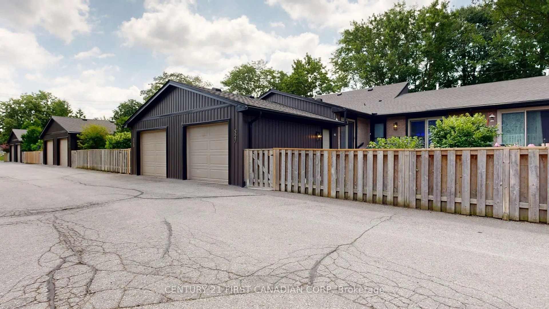 527 TOPPING Lane, #527