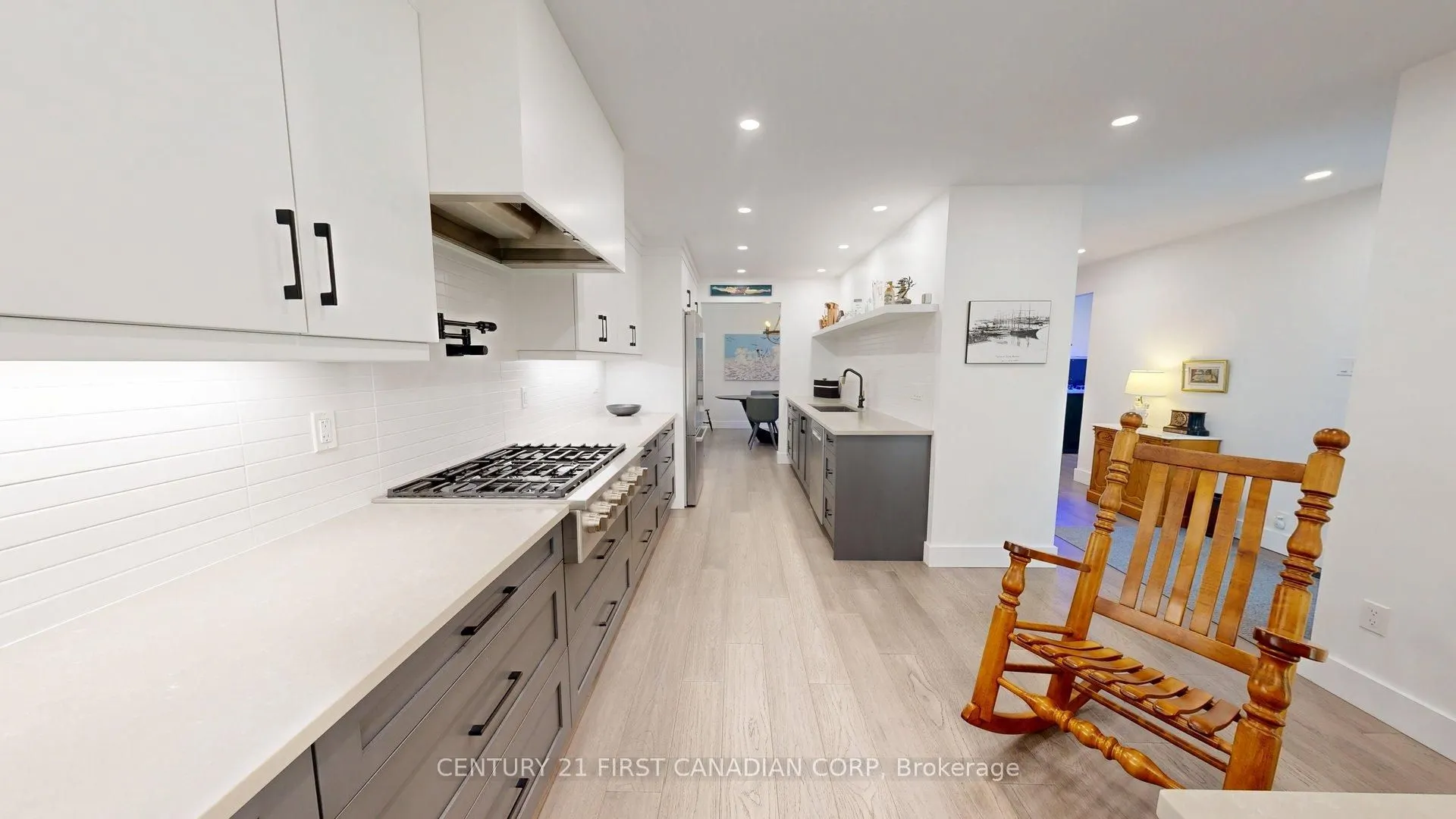 527 TOPPING Lane, #527