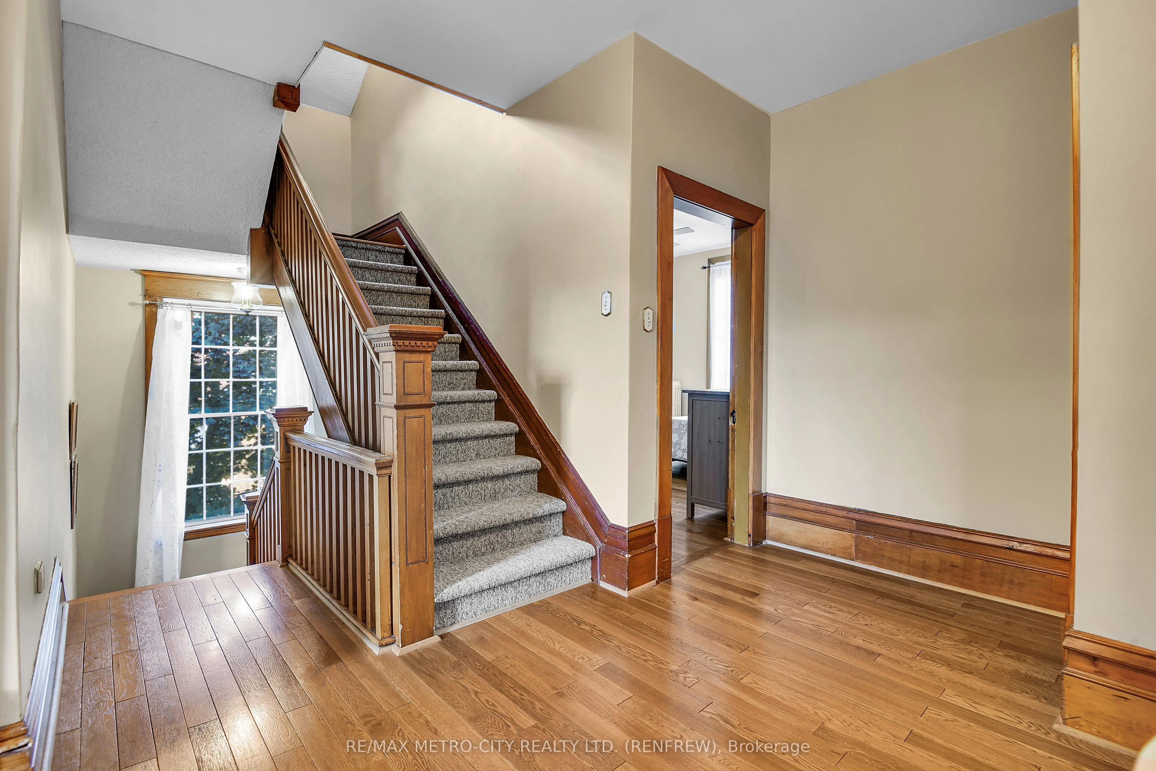298 Barr Street