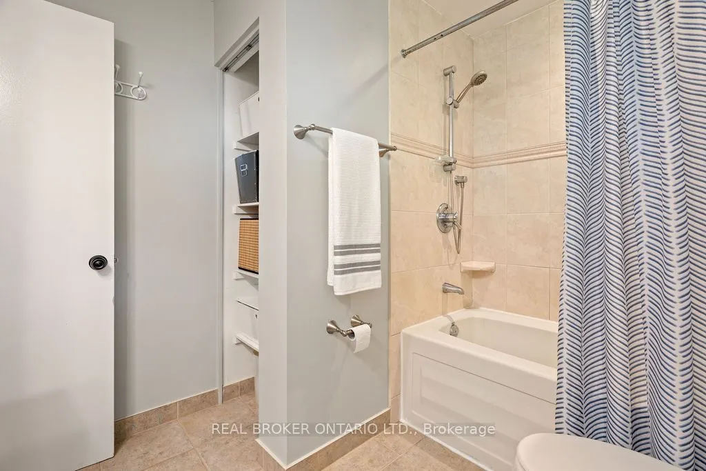 20 Kempster Avenue, #3