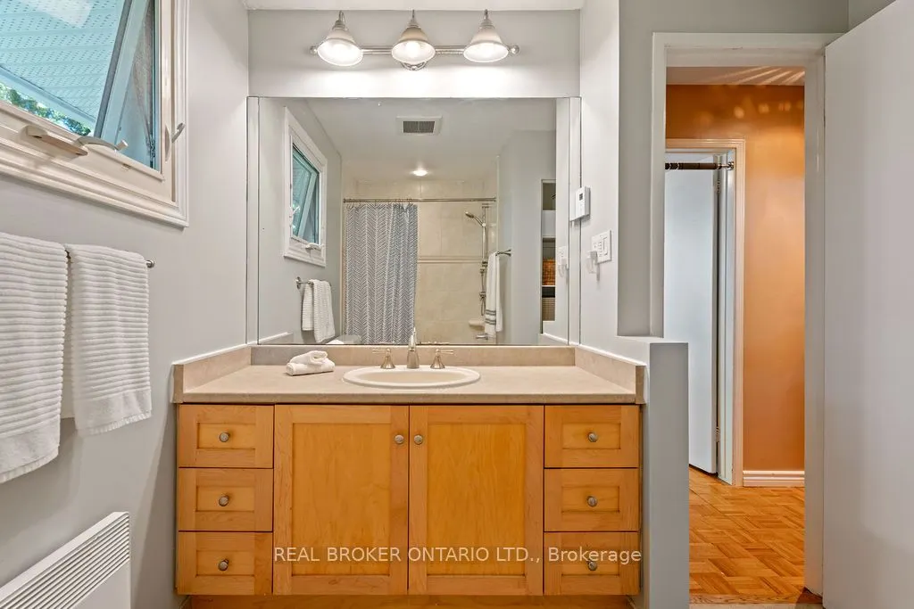 20 Kempster Avenue, #3