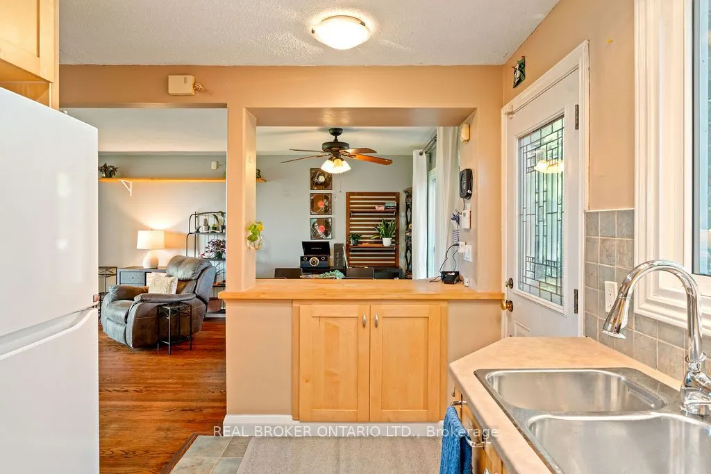 20 Kempster Avenue, #3
