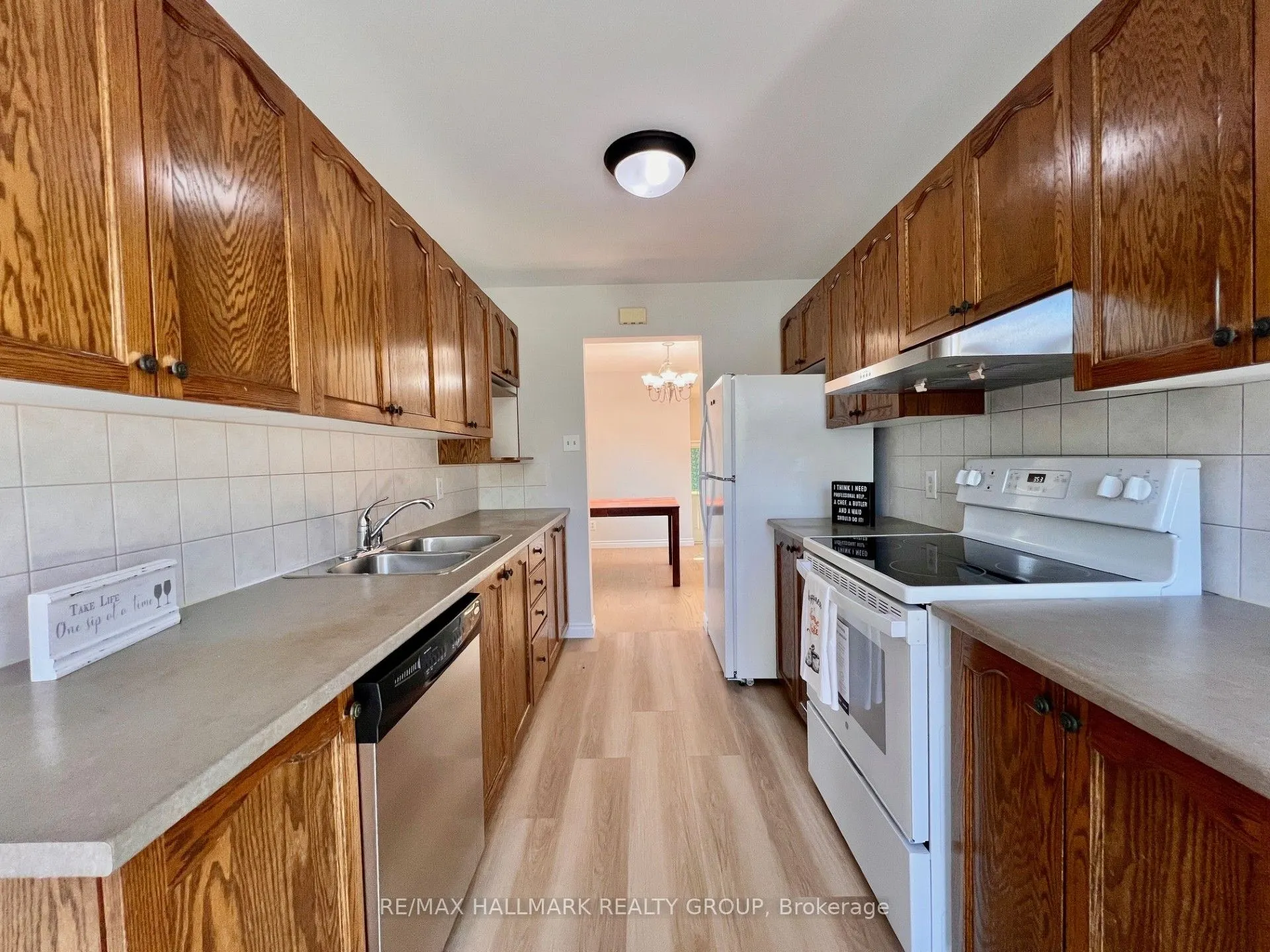 4 Valemont St Street