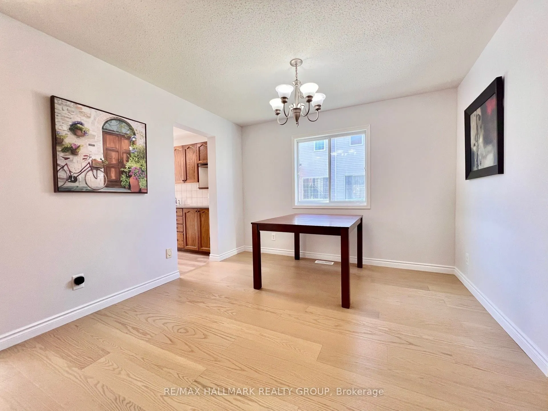 4 Valemont St Street