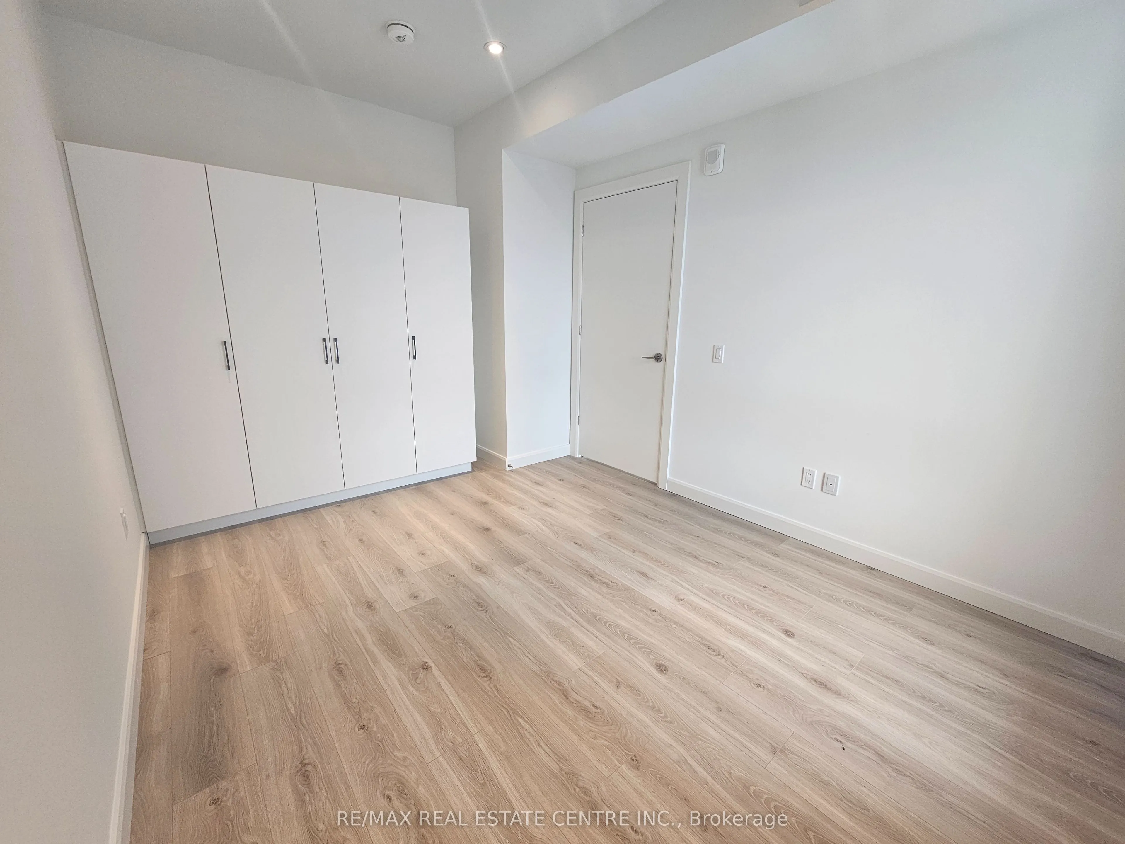 741 KING Street W, #1705
