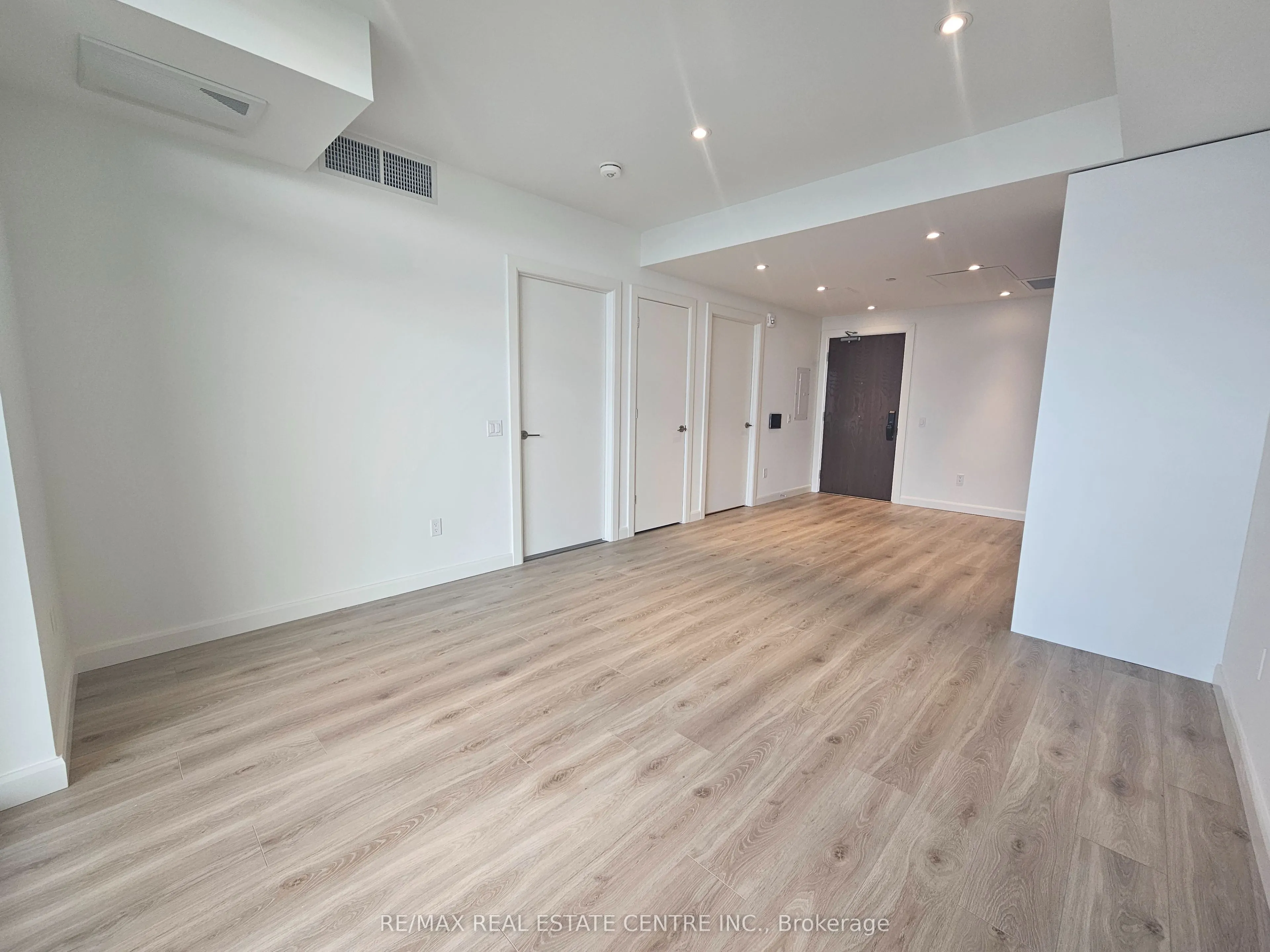 741 KING Street W, #1705