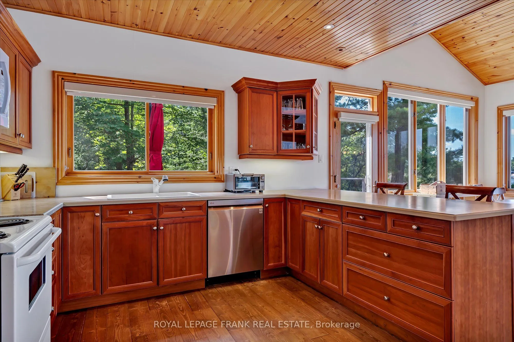 484 Juniper Island