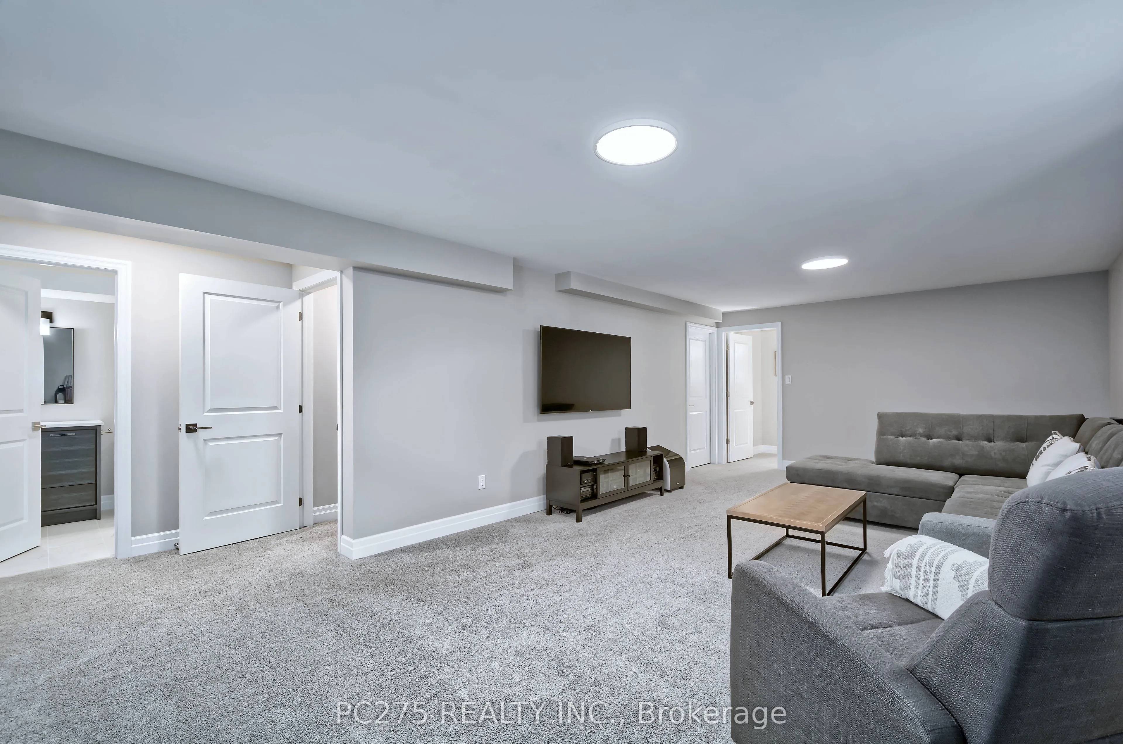 2539 Bond Street