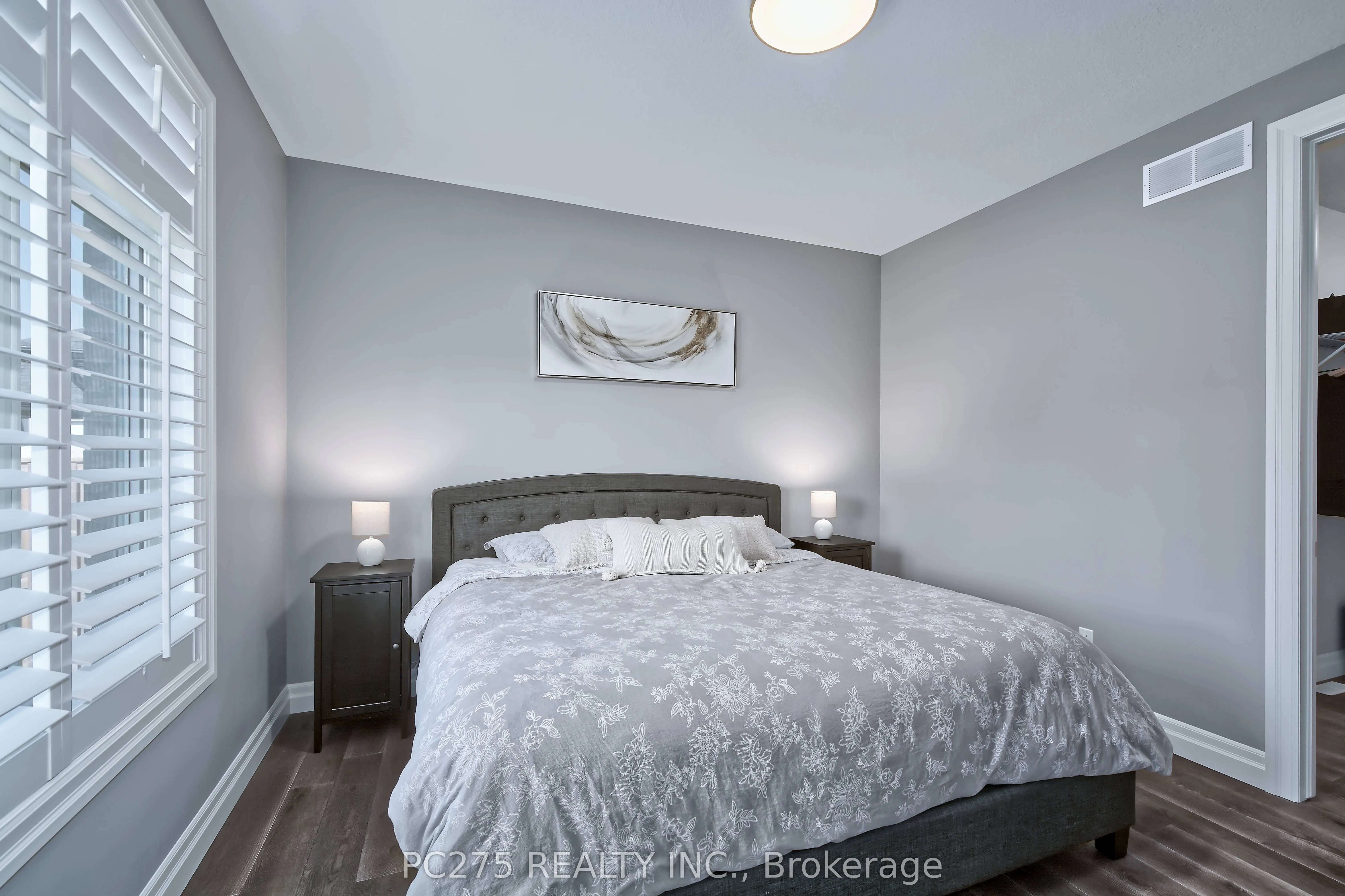2539 Bond Street